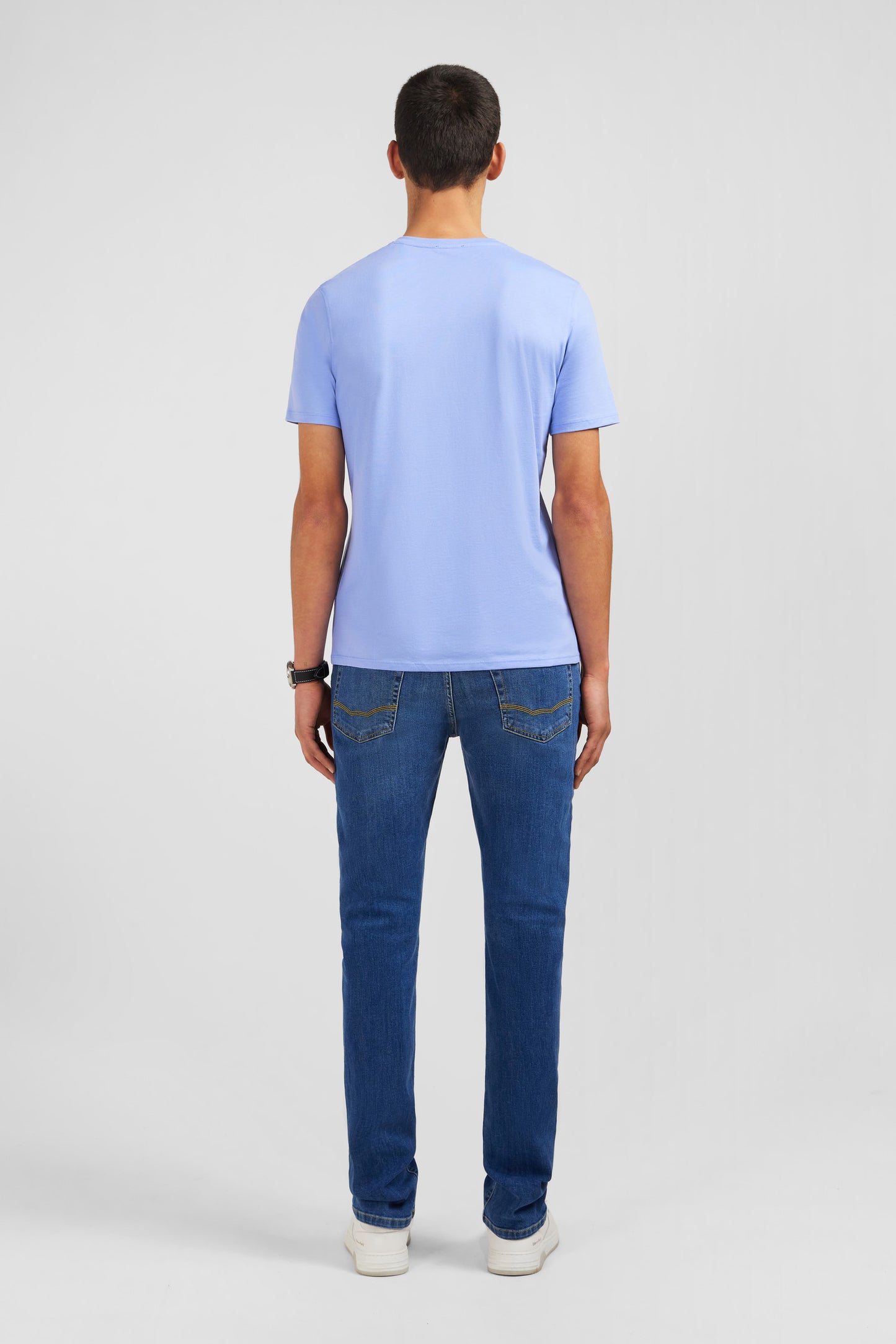 T-shirt bleu col V à manches courtes