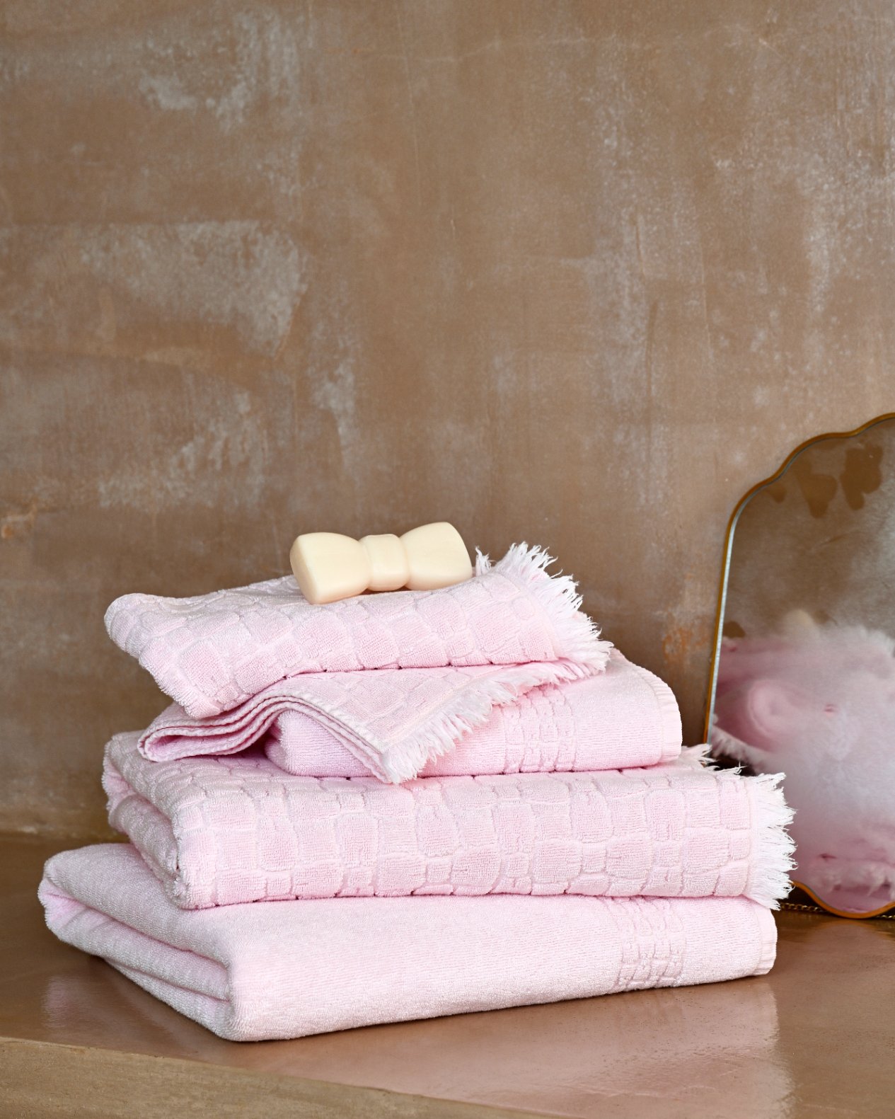Serviette de bain en coton rose à micromotifs nœuds papillon – Eden Park