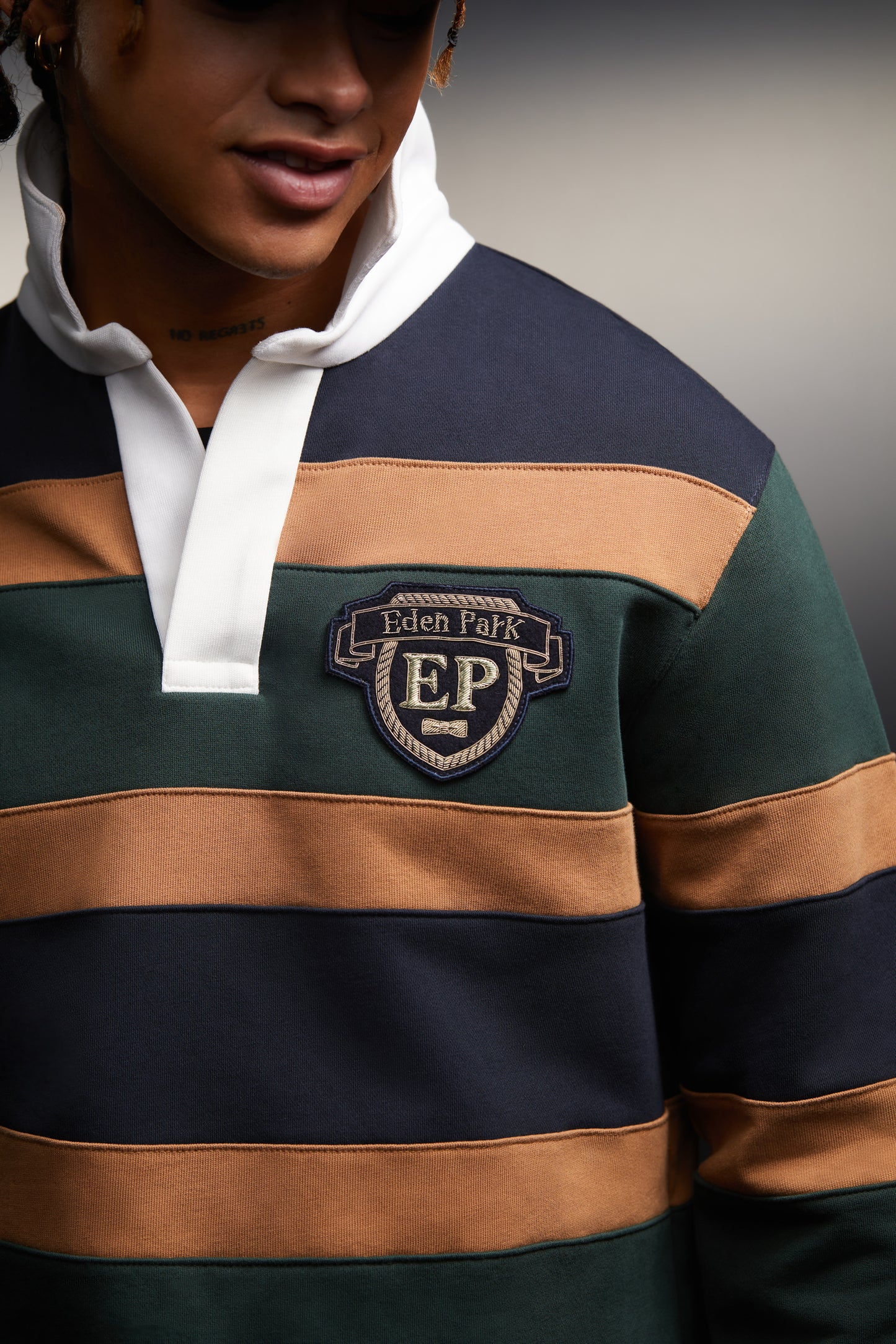 Maillot à rayures rugby tricolore marine vert et jaune upcyclé Pap'Atelier