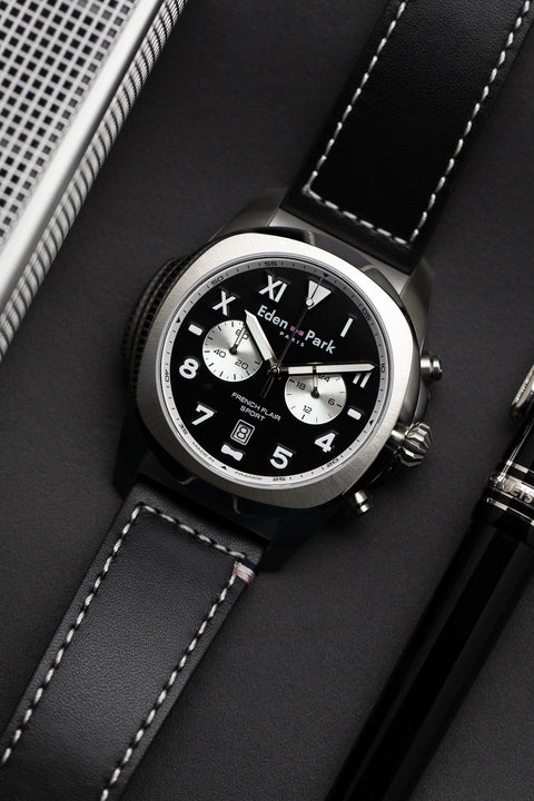 Black leather chronograph quartz watch - Image 2