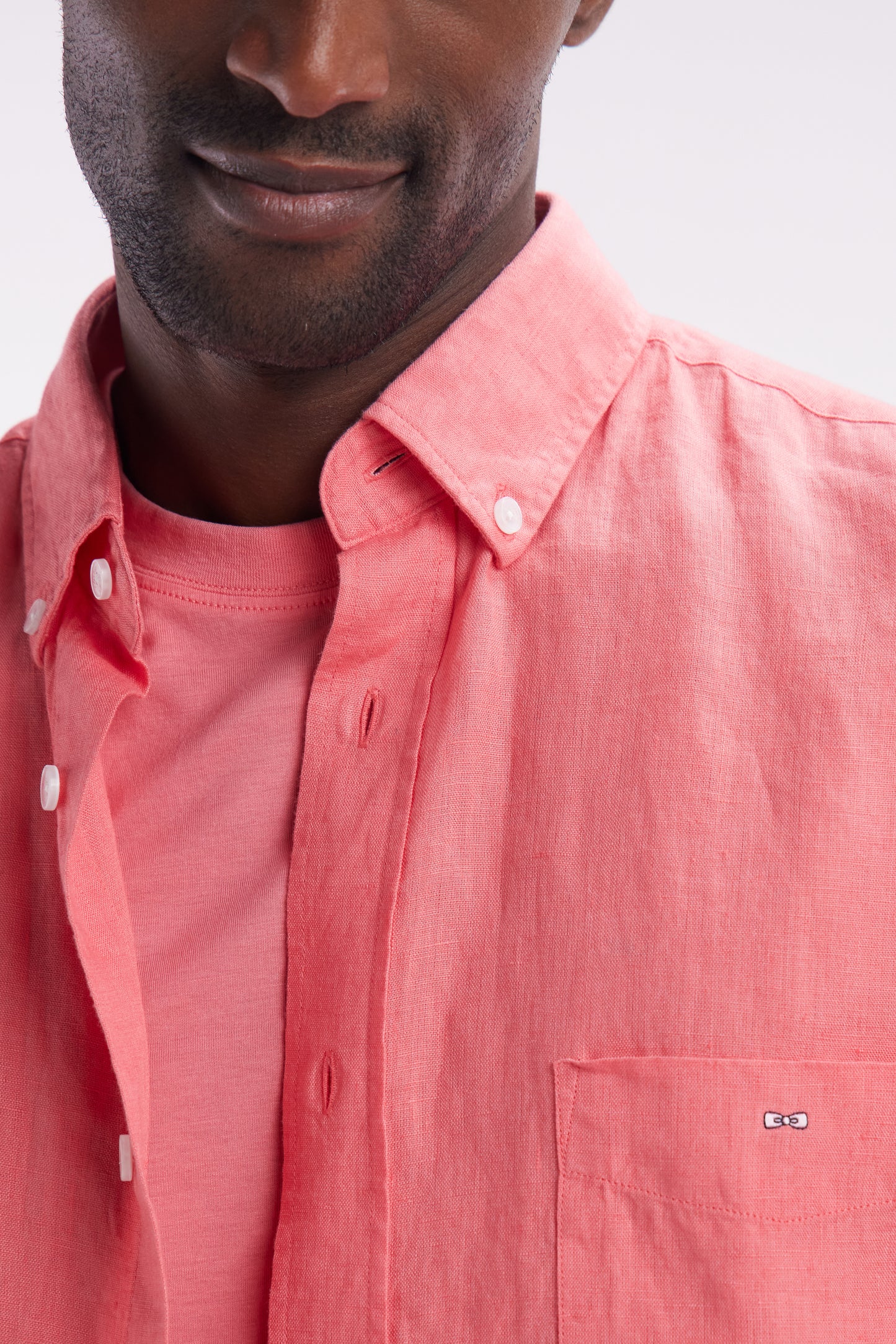 Chemise en lin rose saumon unie coupe droite