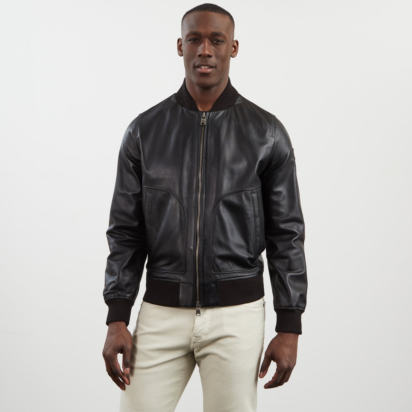 Blouson zippé en cuir noir