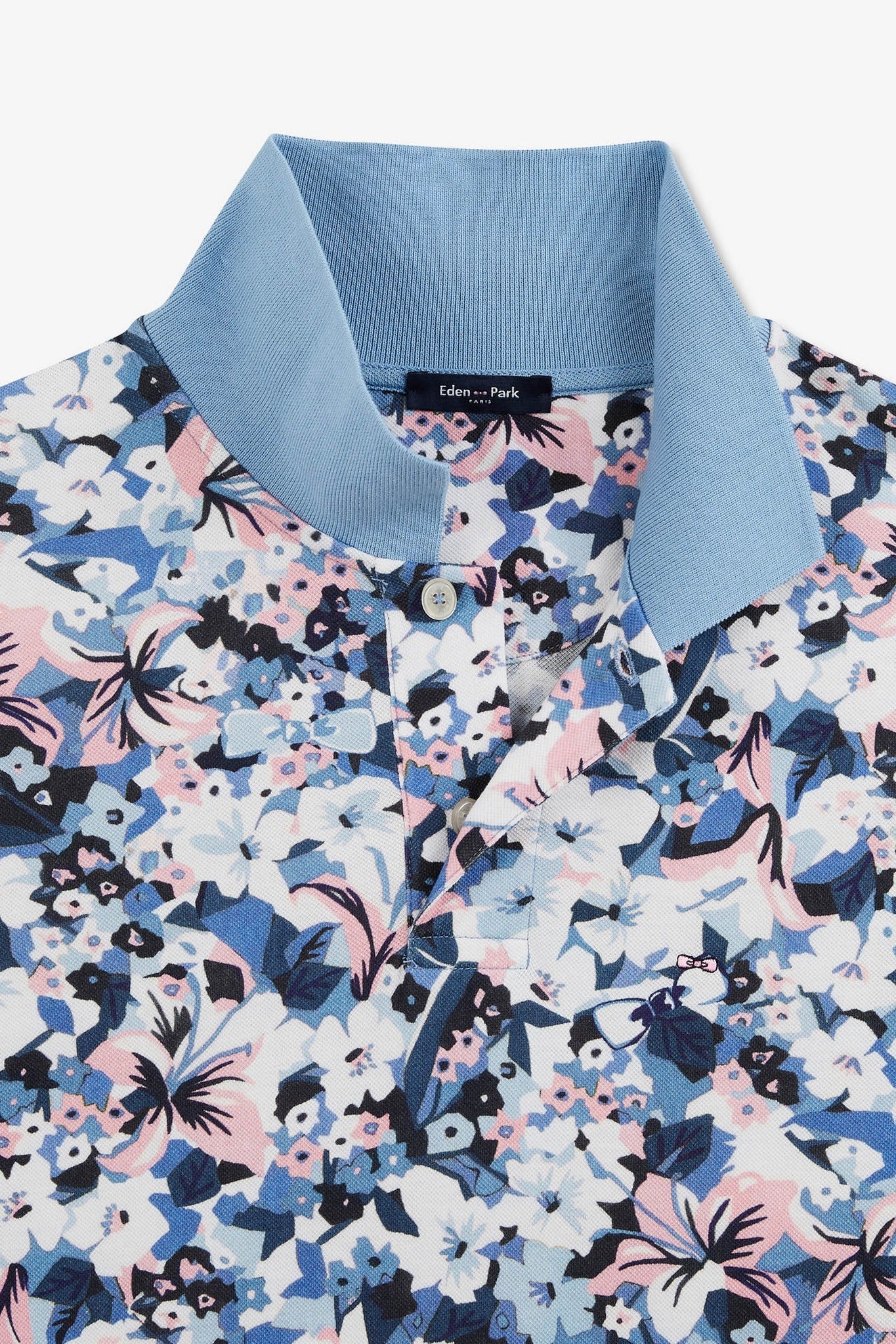 Polo bleu clair imprimé fleurs à manches courtes