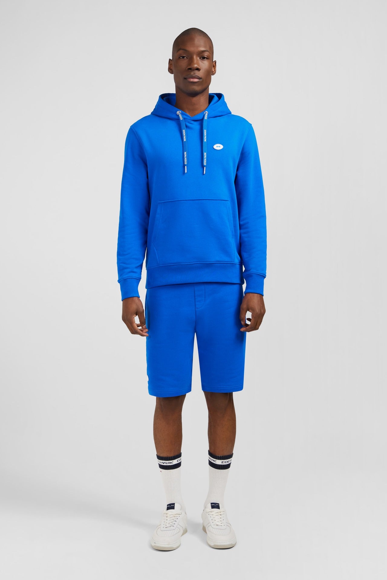 Sweat bleu uni à capuche