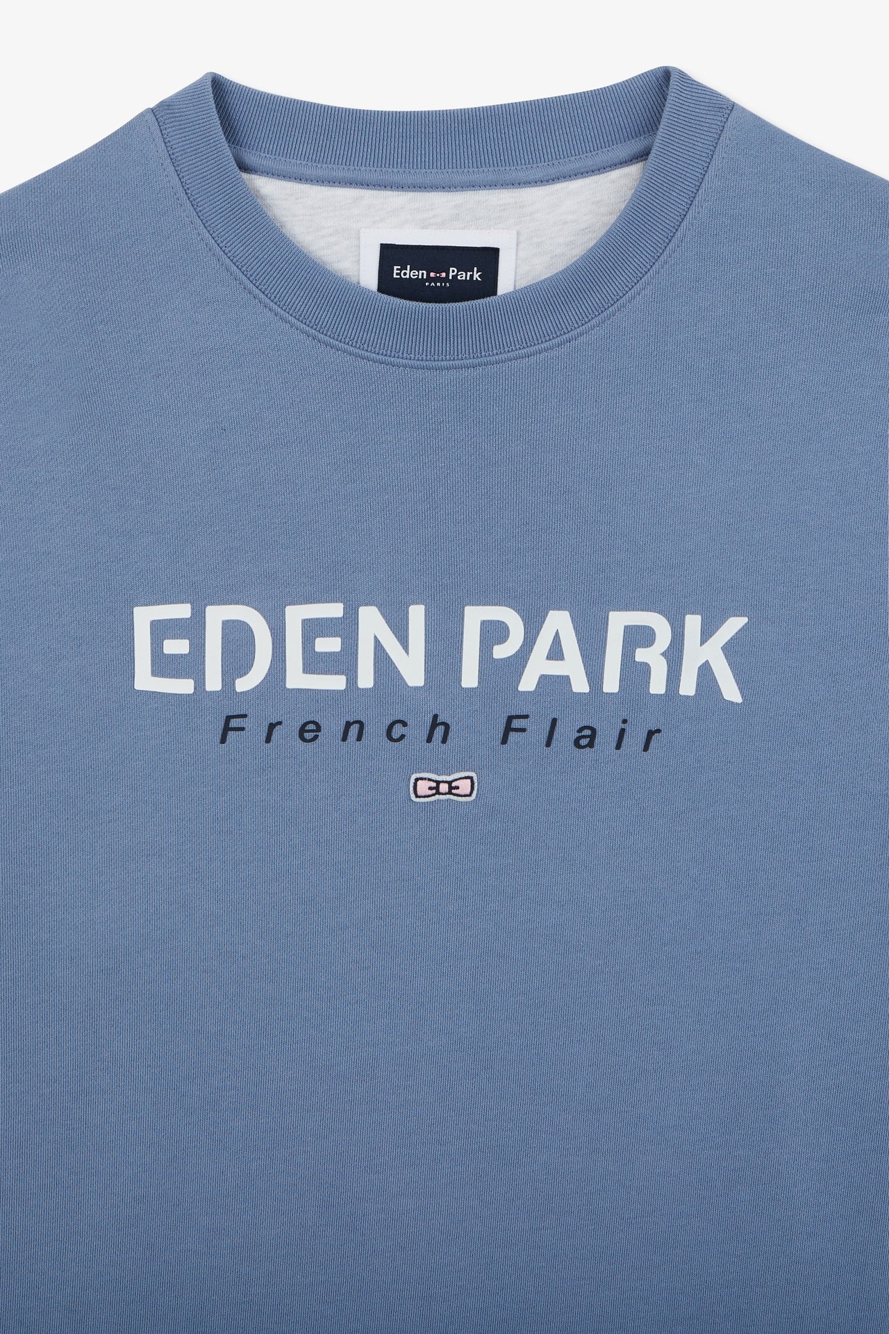 Blue round-neck sweatshirt