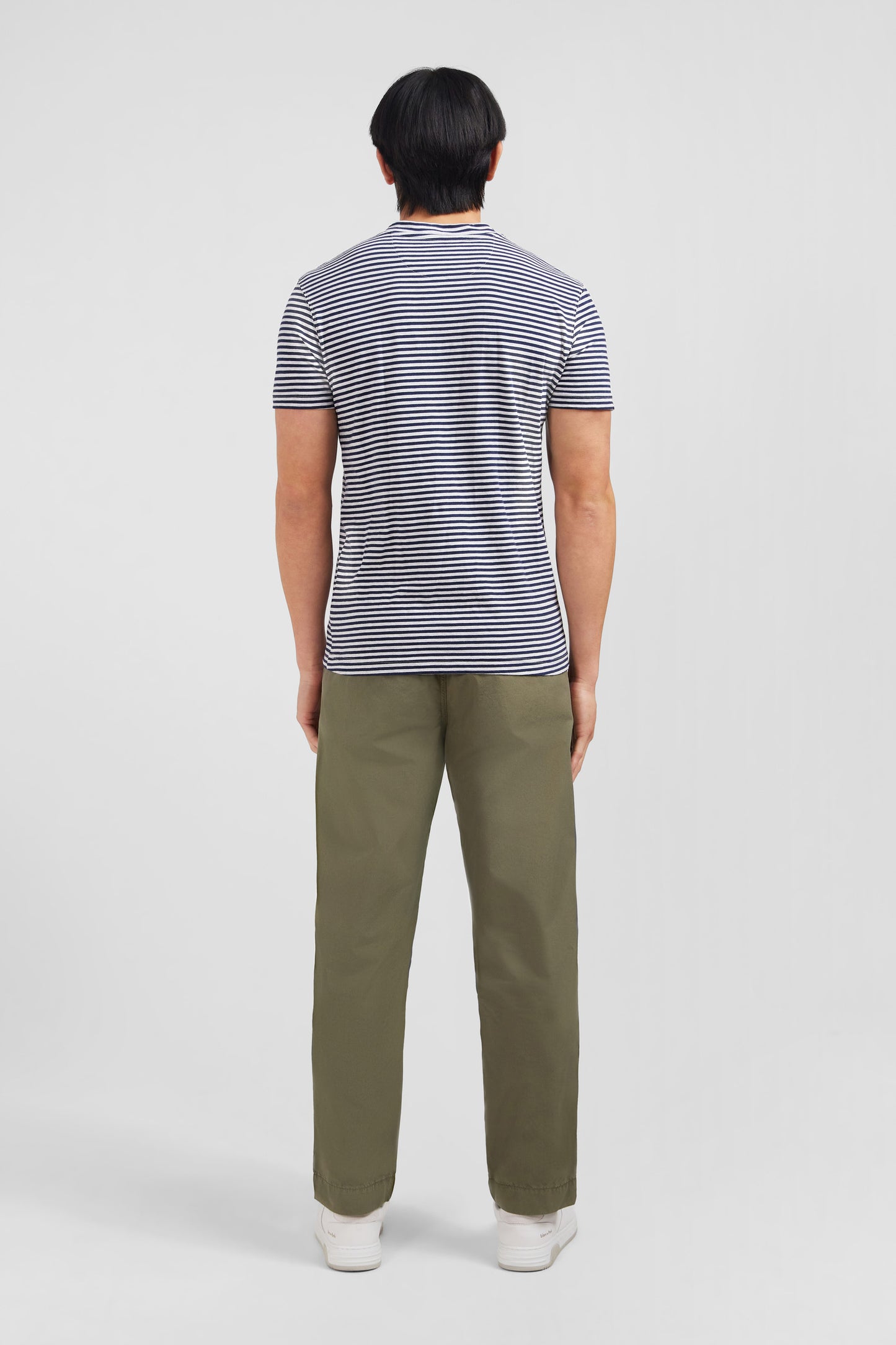 Navy blue short-sleeved striped T-shirt