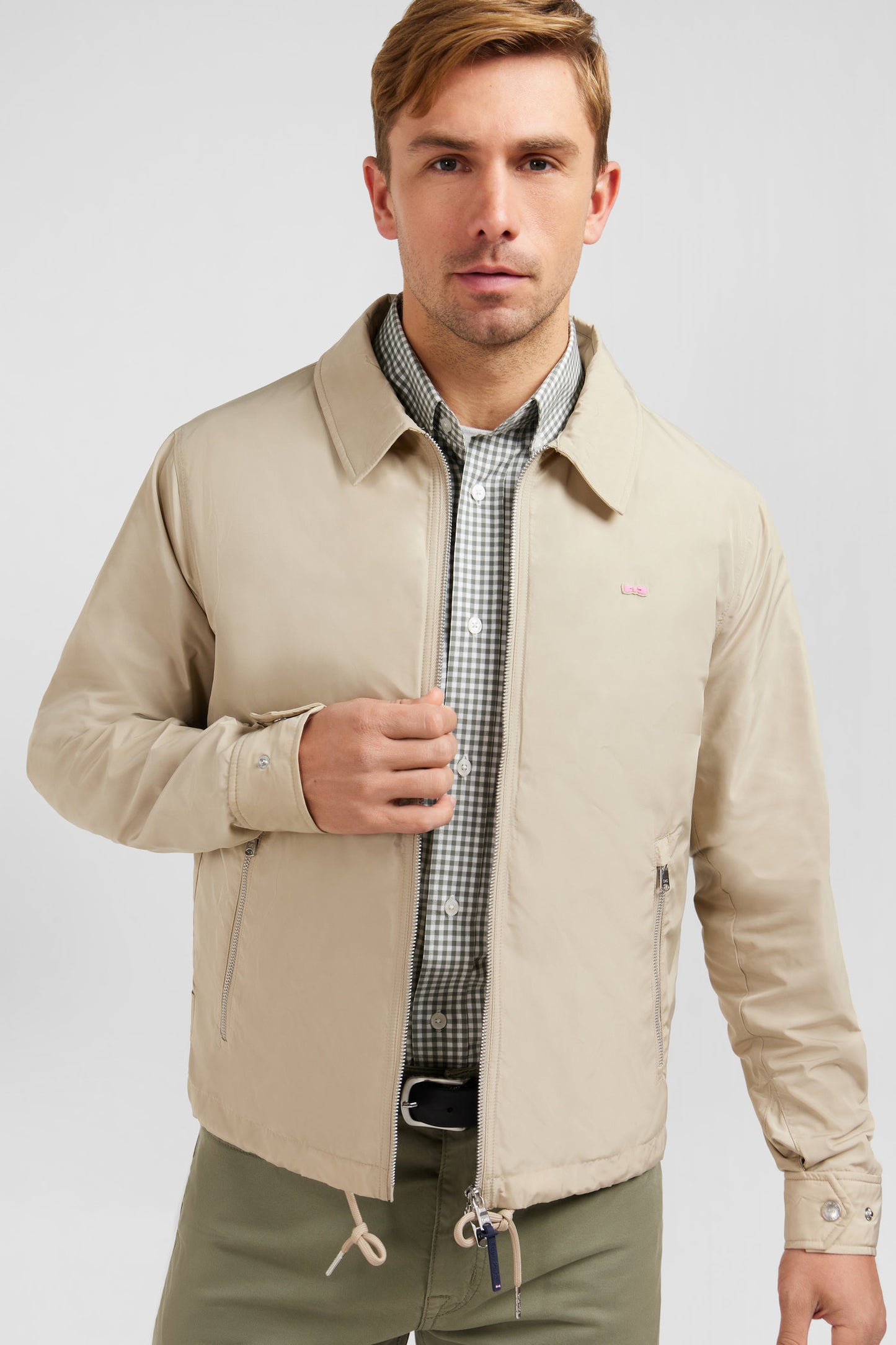 Beige zipped jacket with classic collar