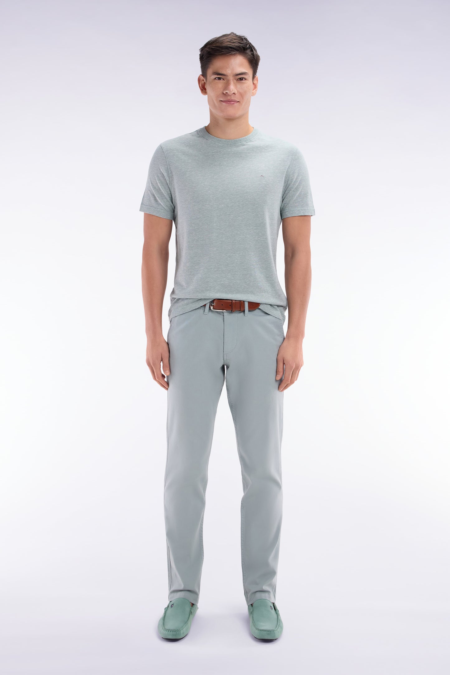 Pantalon chino sans pli en coton et lin stretch gris moyen coupe droite