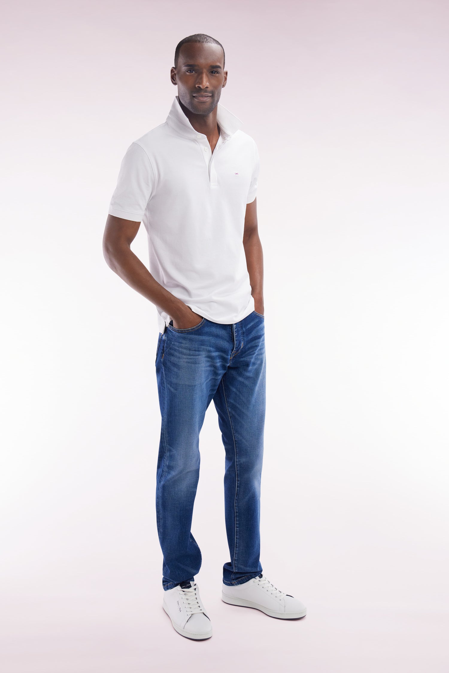 Jean 5 poches en denim stretch foncé coupe droite