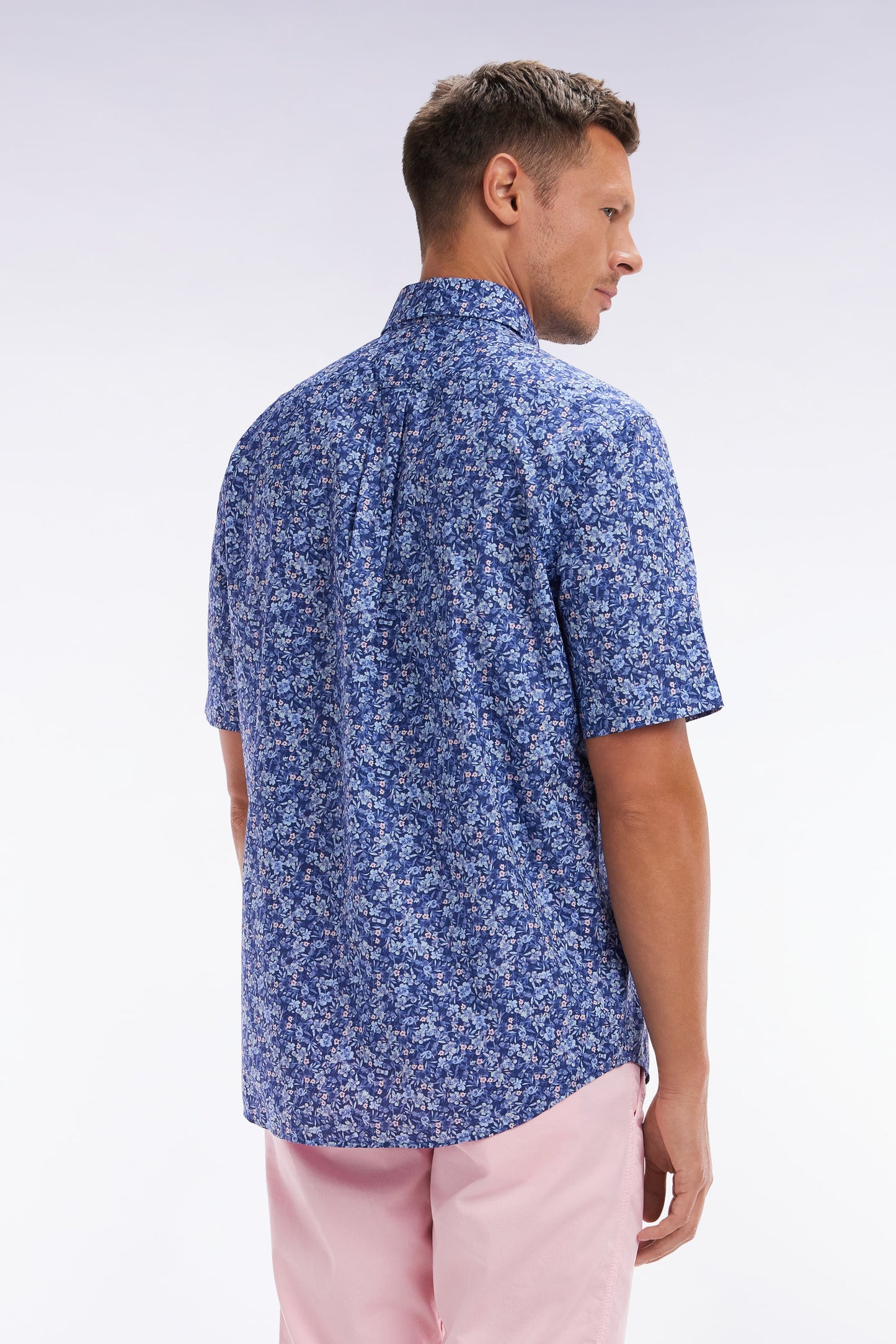 Chemise à manches courtes en popeline de coton Pima bleue micromotif floral coupe droite