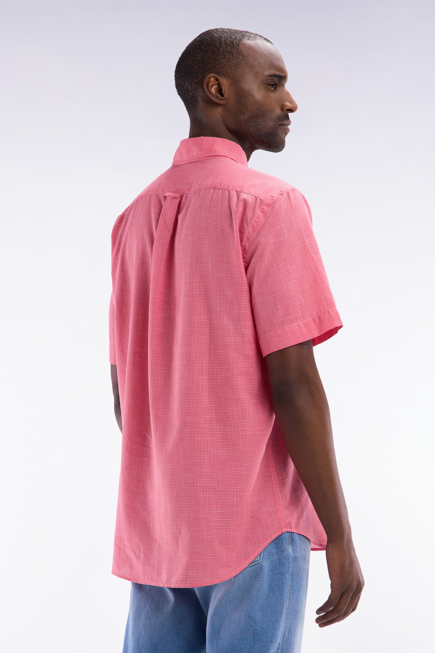 Chemise à manches courtes à microcarreaux en coton rose coupe droite