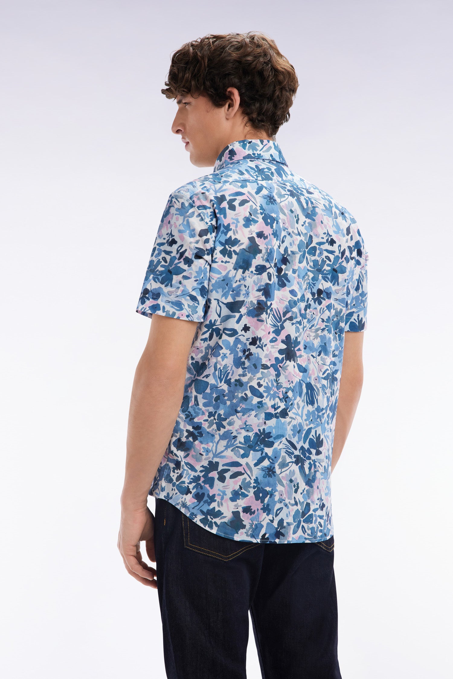 Chemise à manches courtes en coton imprimé floral marine coupe ajustée