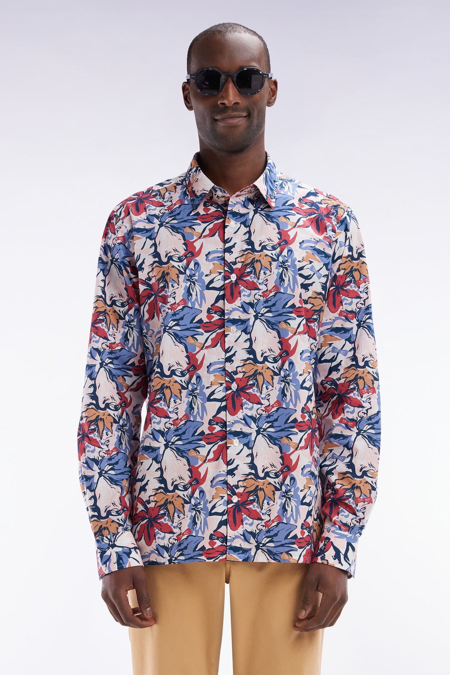 Chemise en popeline de coton imprimé tropical nœud papillon coupe droite