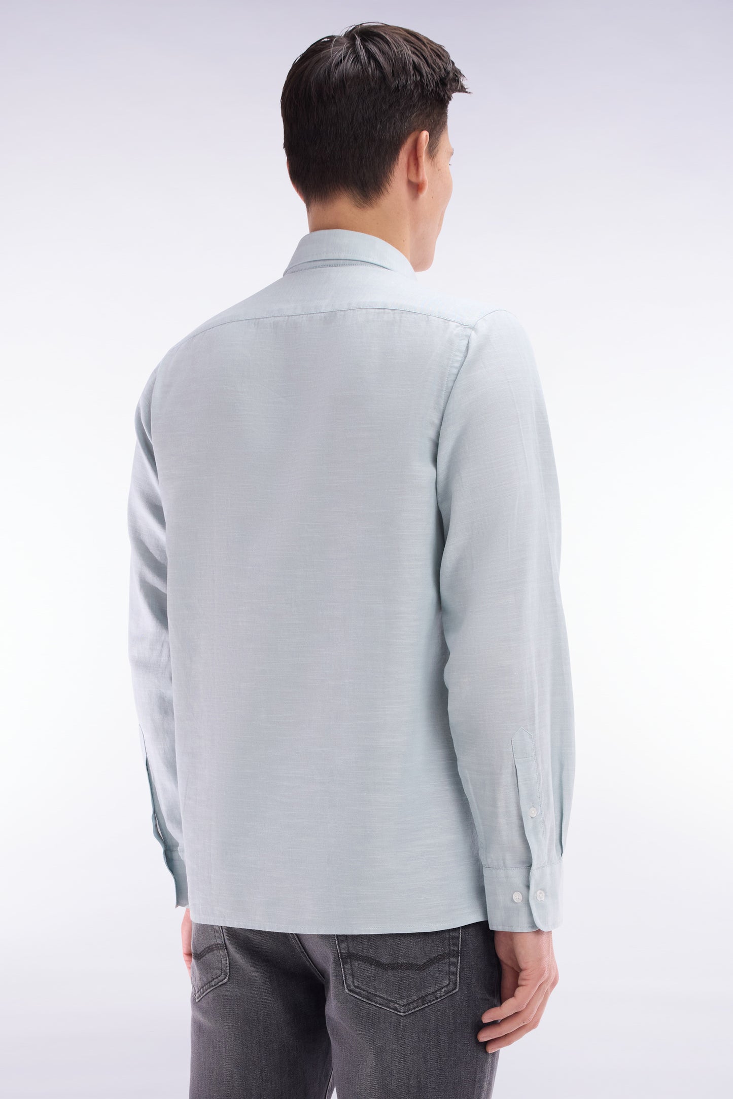 Chemise unie à poche plaquée en coton gris foncé