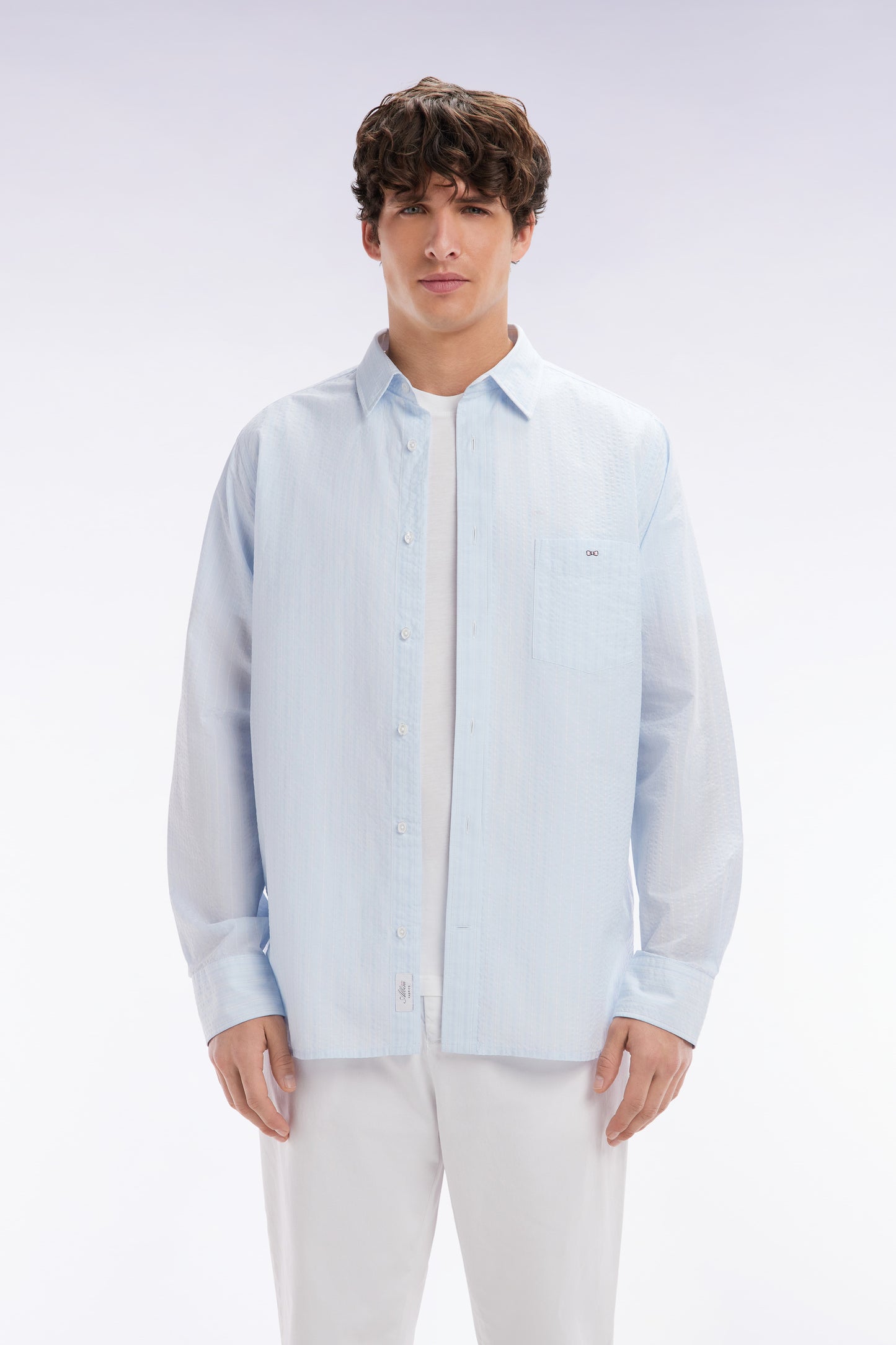 Chemise en coton seersucker rayée ciel coupe droite