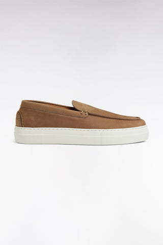 Loafers with sneakers soles in camel suede leather