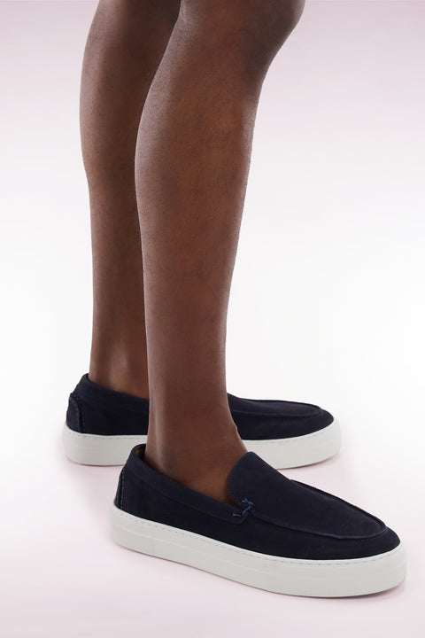 Mocassins à semelles sneakers en cuir suédé marine - Image 2