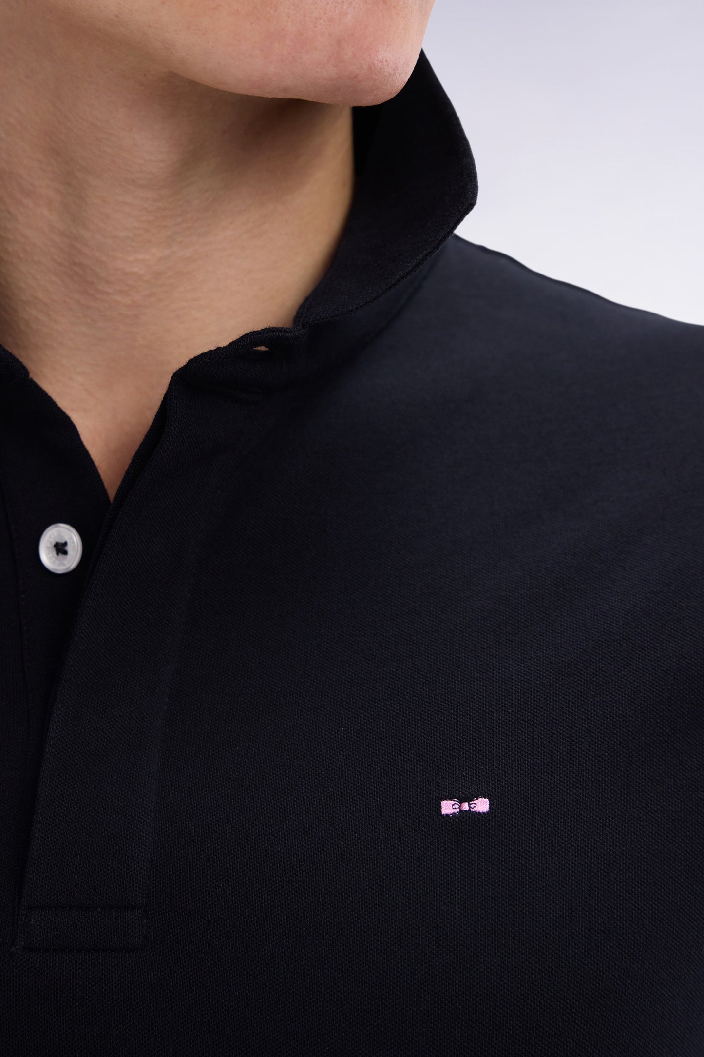 Polo à manches courtes en coton stretch noir coupe ajustée