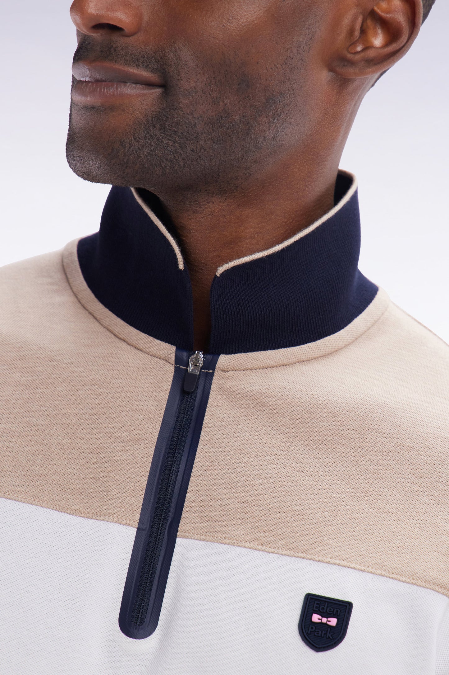 Slim-fit short-sleeved polo shirt in beige stretch mottled cotton piqué with contrasting accents