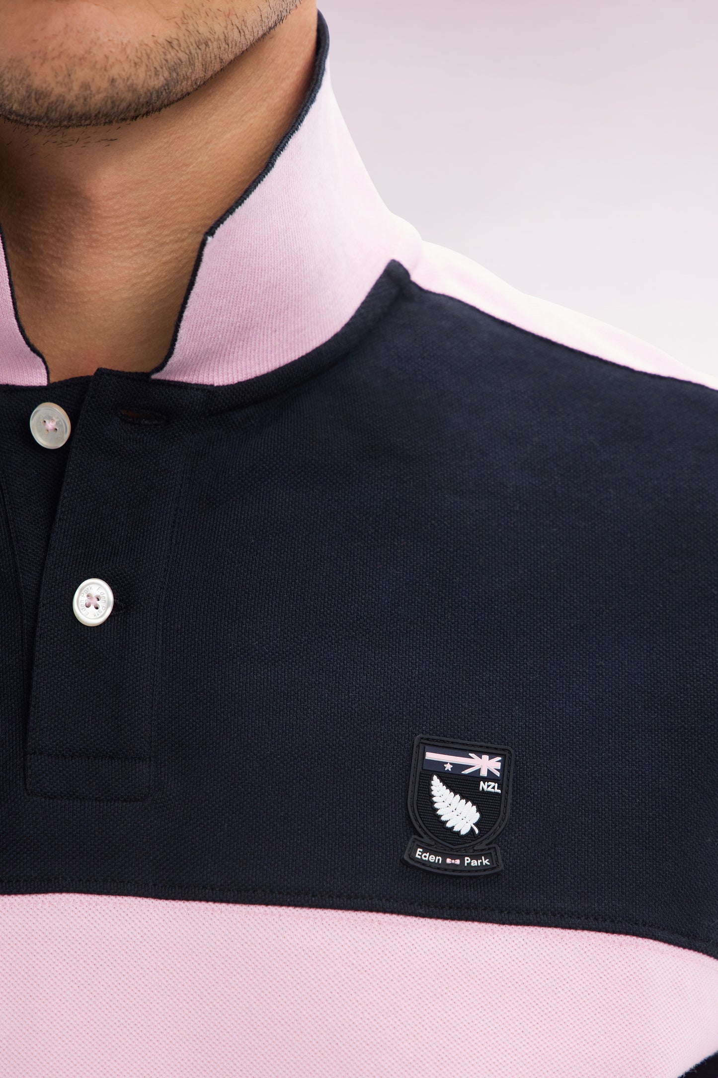 Polo à manches courtes New Zealand en coton noir coupe décontractée