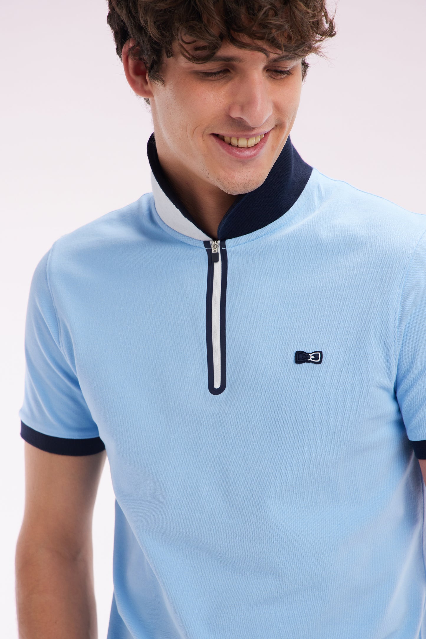 Slim-fit short-sleeved zip-up polo shirt in sky blue stretch cotton