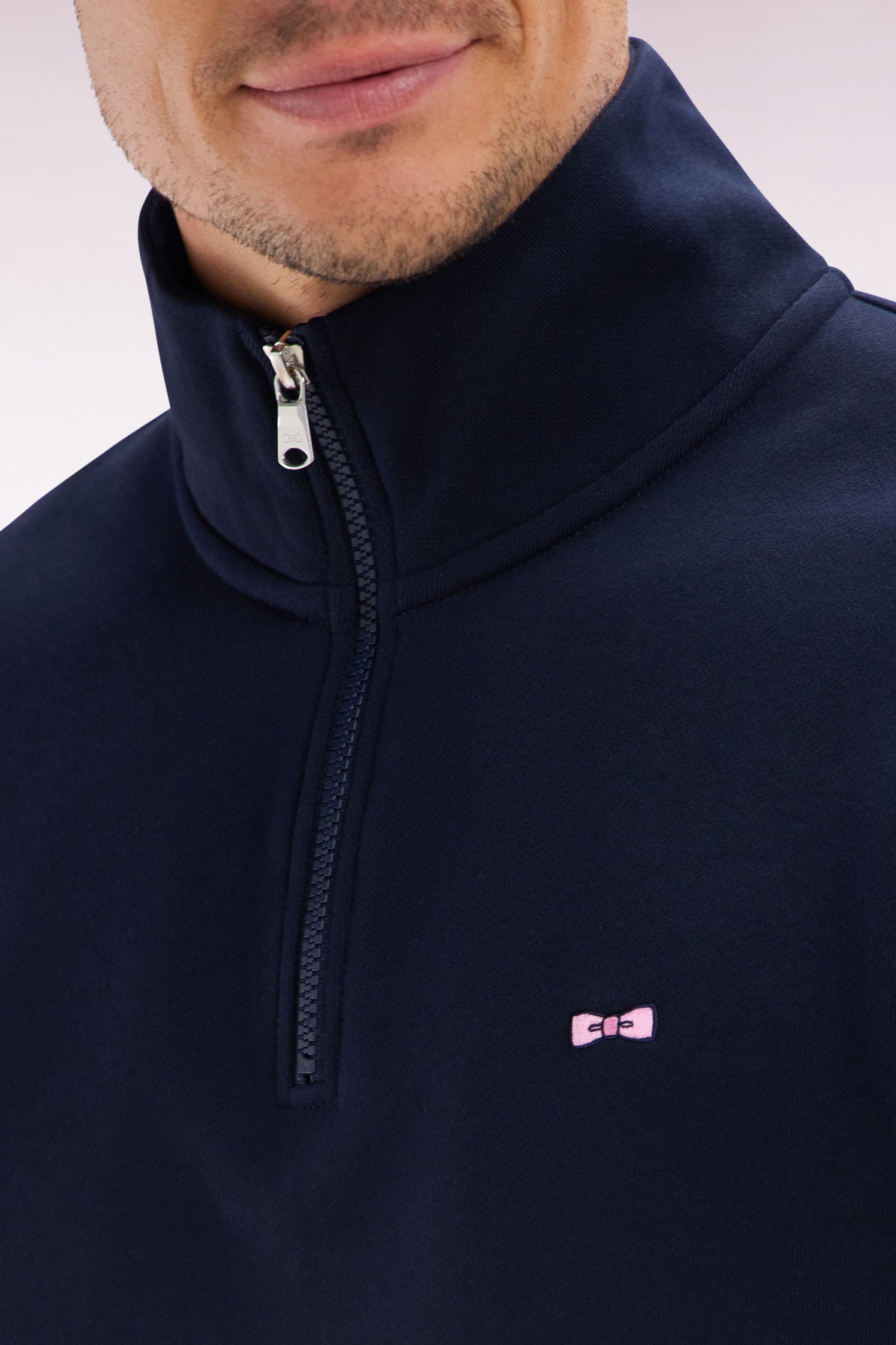 Sweatshirt à col zippé en coton marine coupe droite