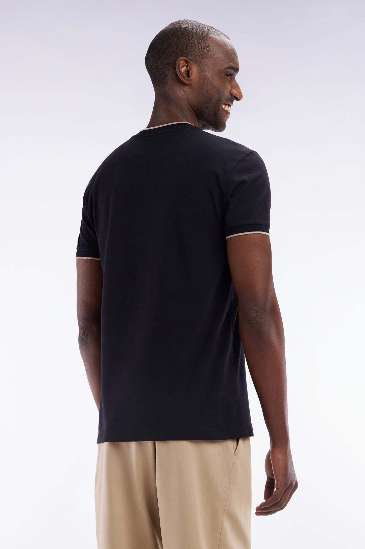 T-shirt en coton stretch noir coupe ajustée