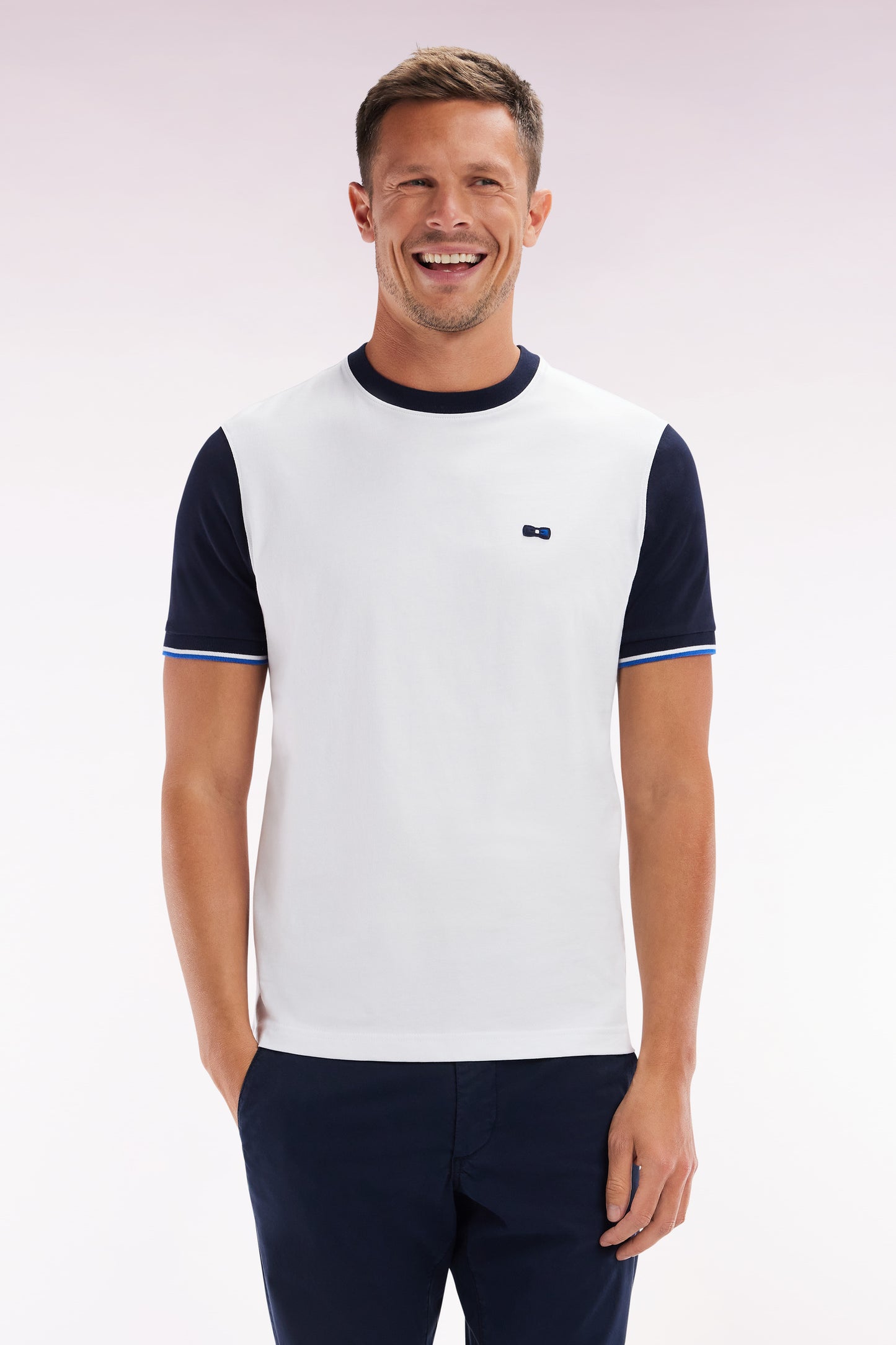 Straight-fit white and navy cotton T-shirt with back embroidery