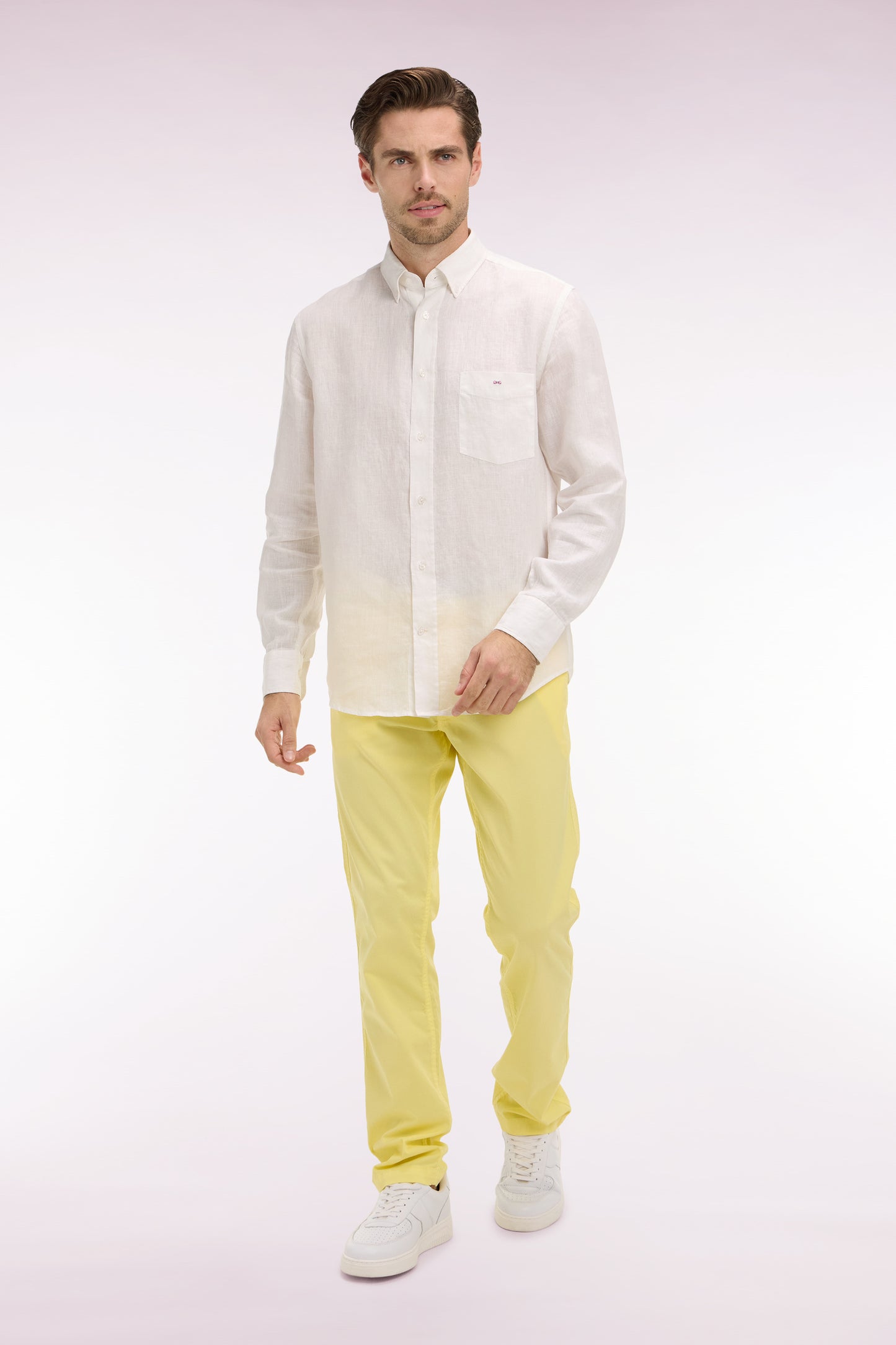 Pantalon chino regular en coton stretch jaune clair