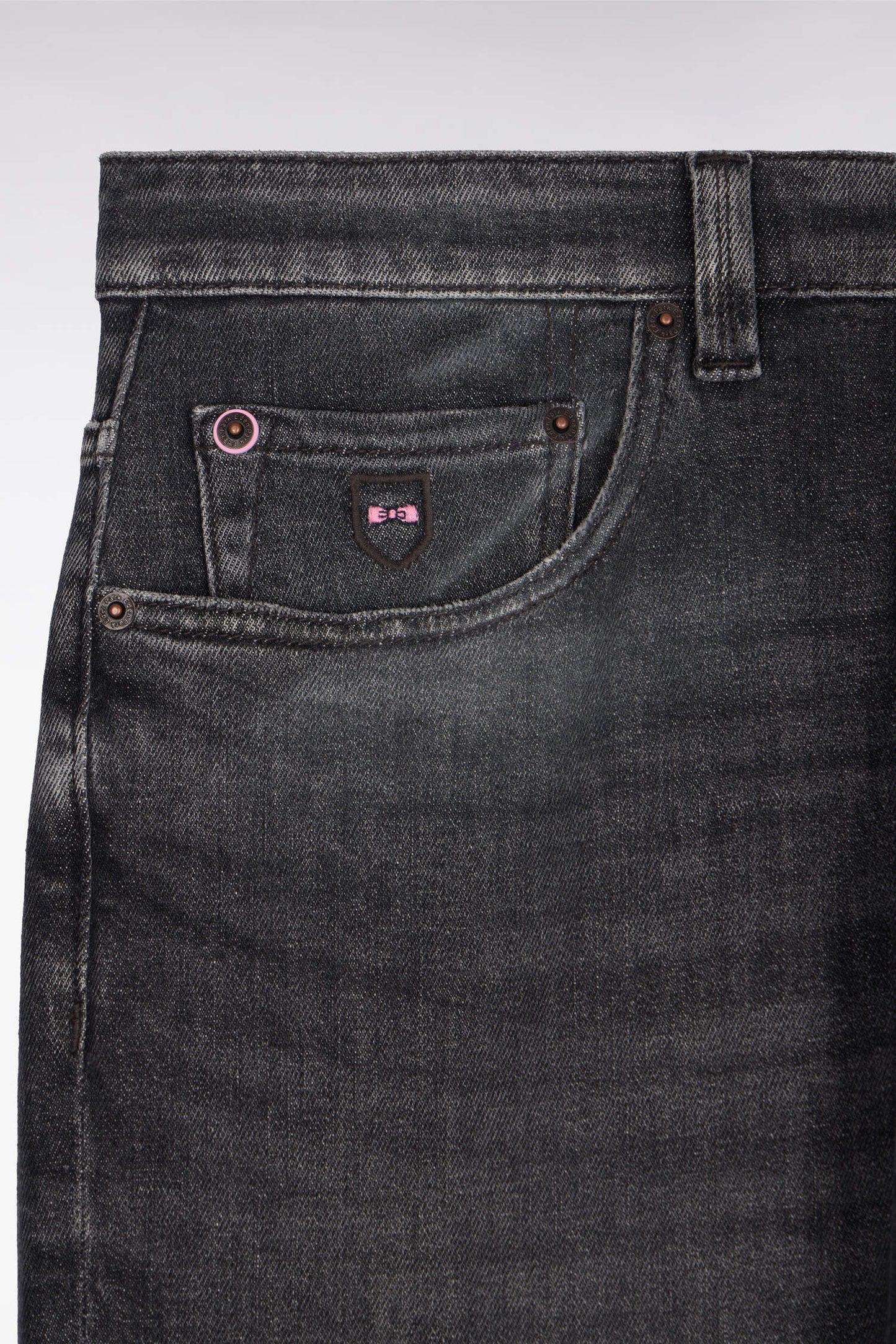 Jean en denim stretch gris foncé coupe regular