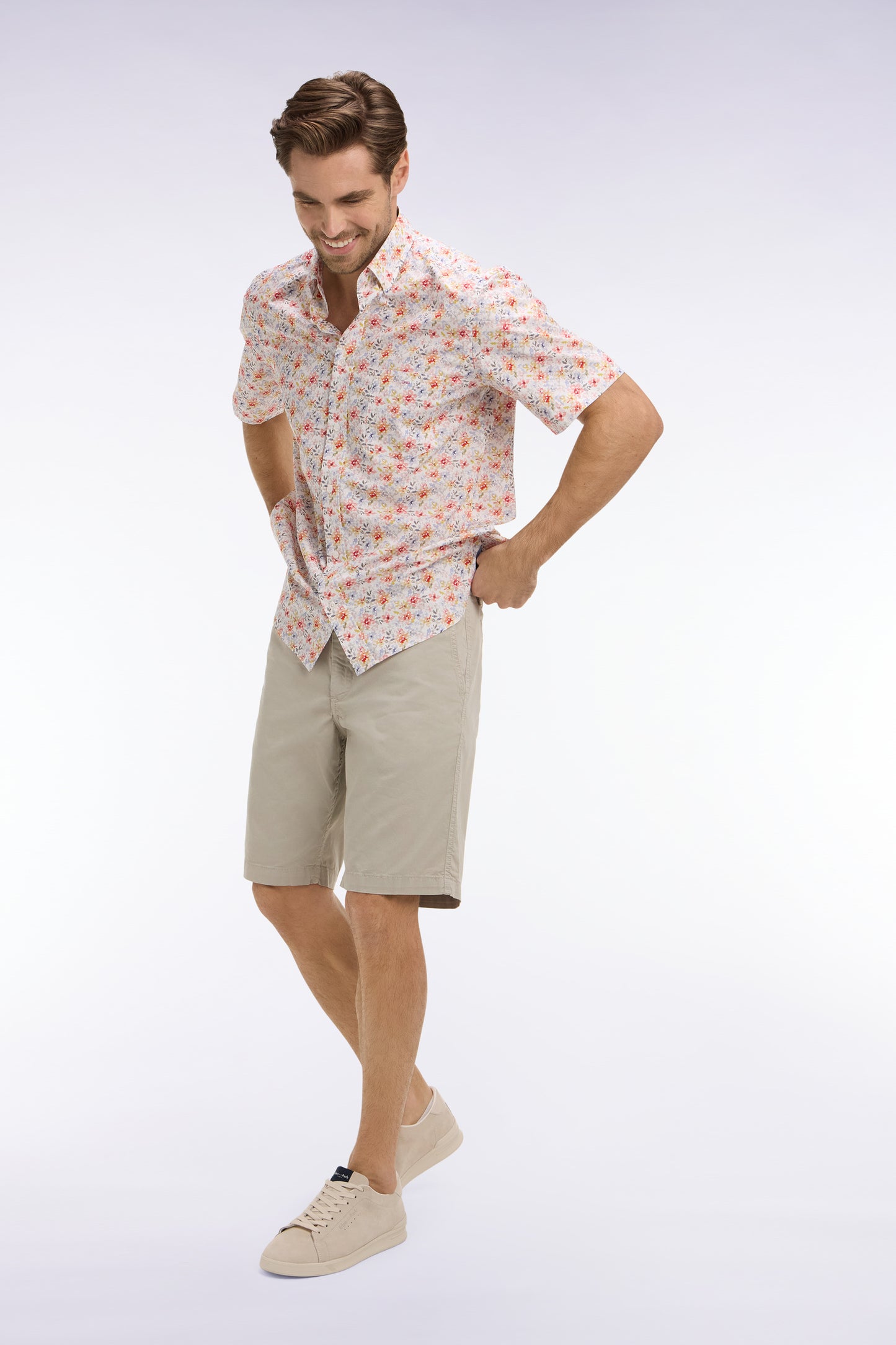 Chino Bermuda shorts in light gray stretch gabardine