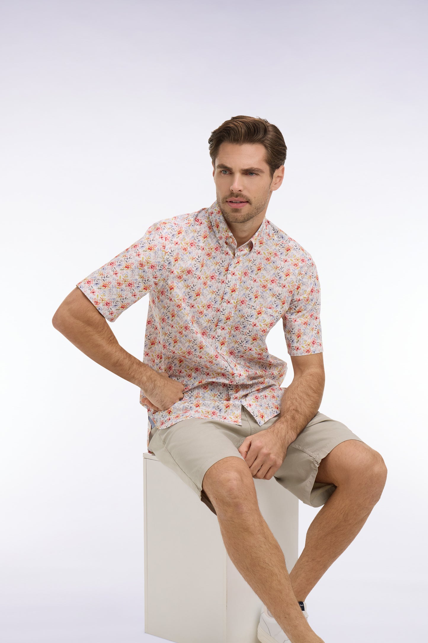 Chemise à manches courtes en popeline de coton à motif floral bordeaux – Eden Park Chemise à manches courtes en popeline de coton à motif floral bordeaux – Eden Park