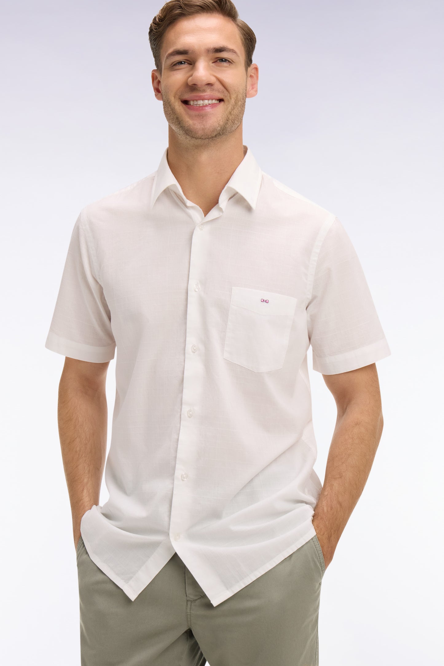 Chemise à manches courtes en coton blanc coupe slim