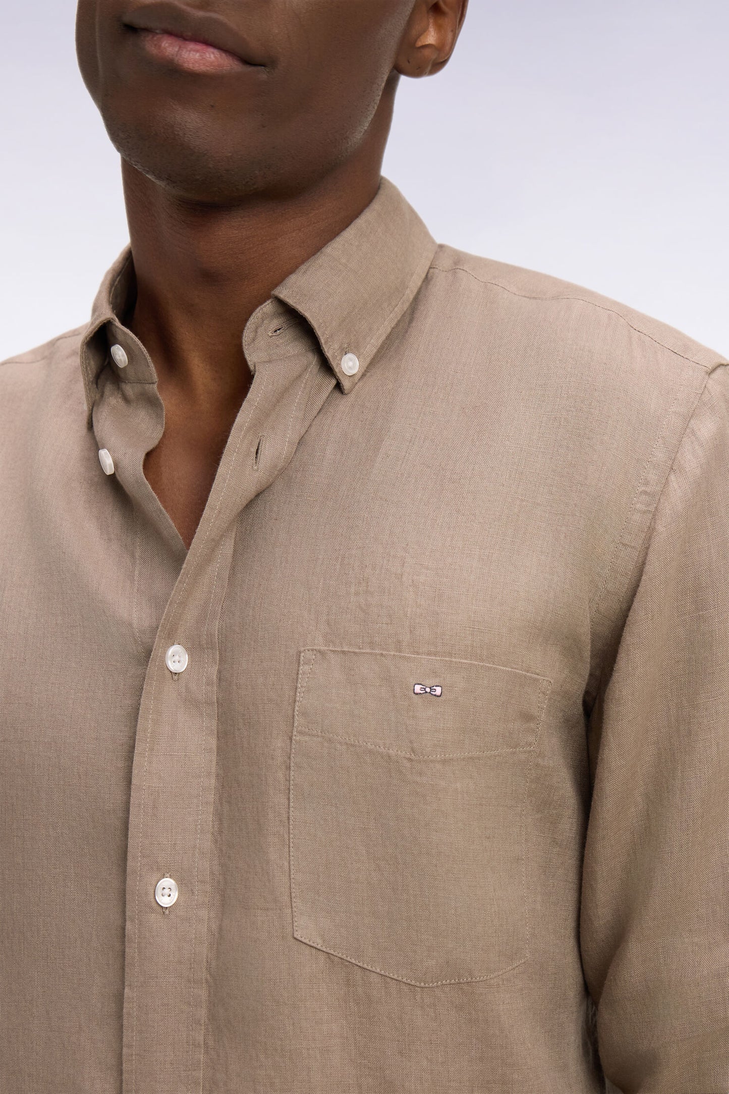 Chemise en lin beige coupe droite