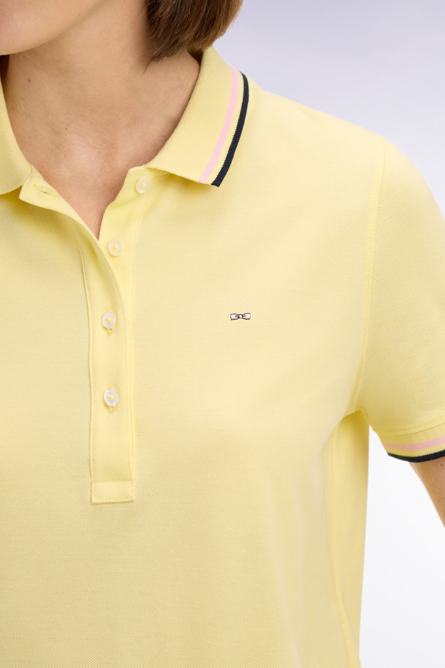 Polo à manches courtes en coton jaune clair coupe regular