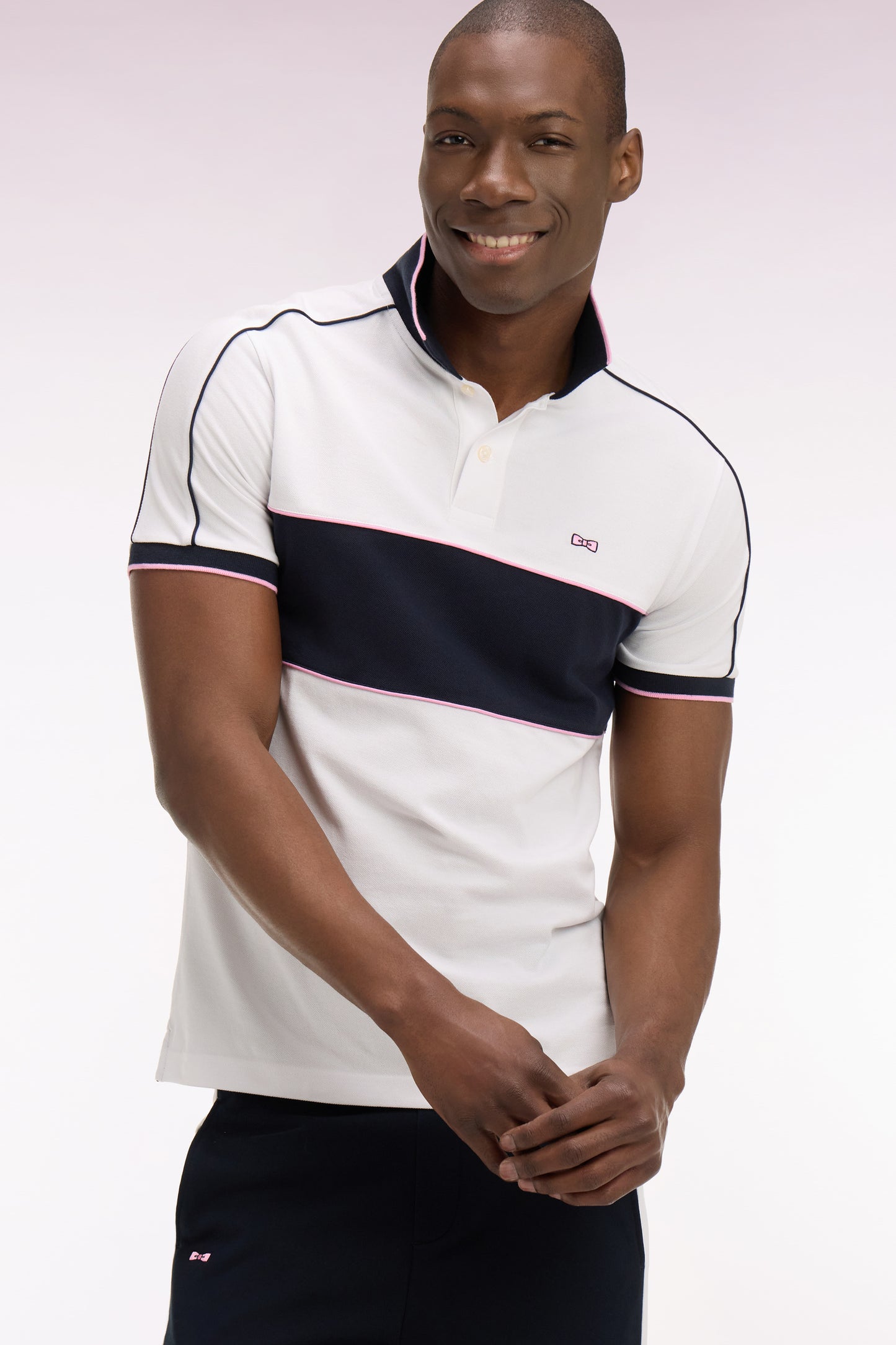 Polo à manches courtes en coton blanc découpes marine coupe regular