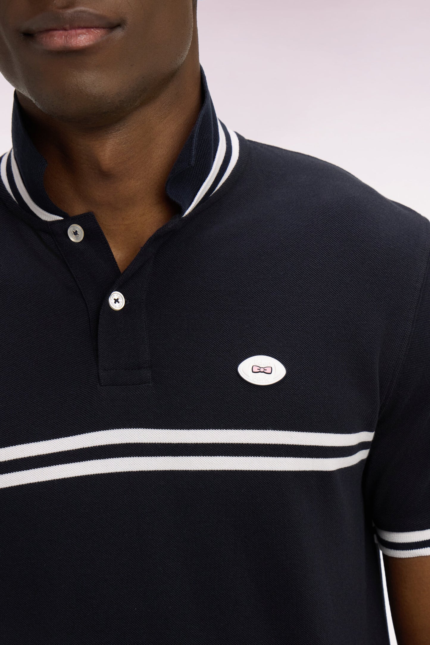 Short-sleeved polo shirt in navy cotton with white stripes, regular fit