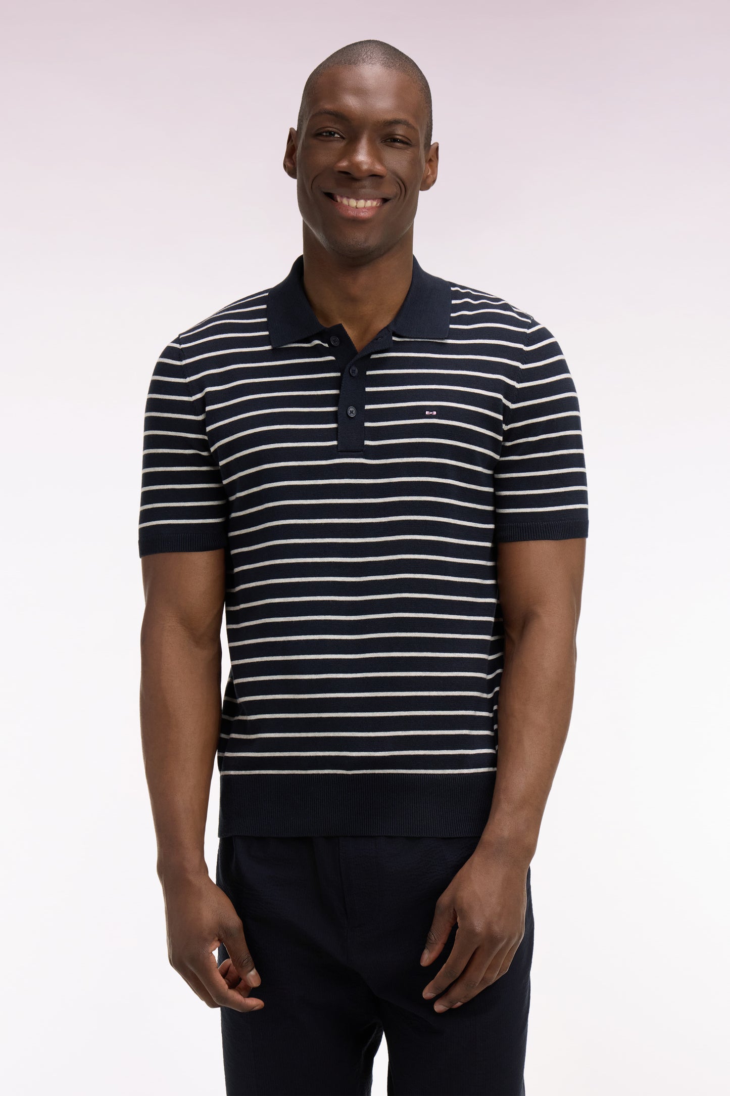 Pull manches courtes à col polo en coton rayé gris