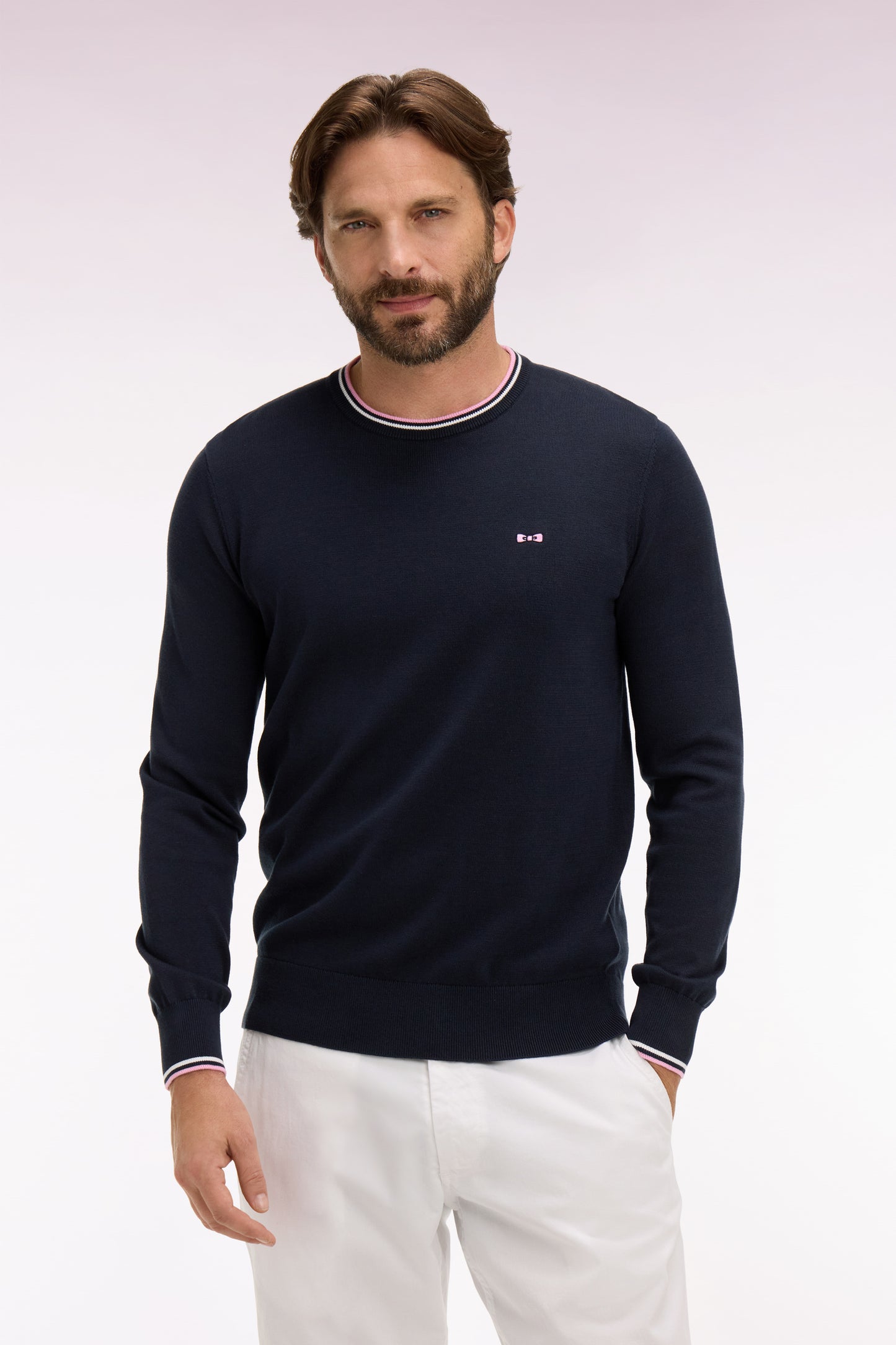 Pull col rond en coton marine à rayures fines