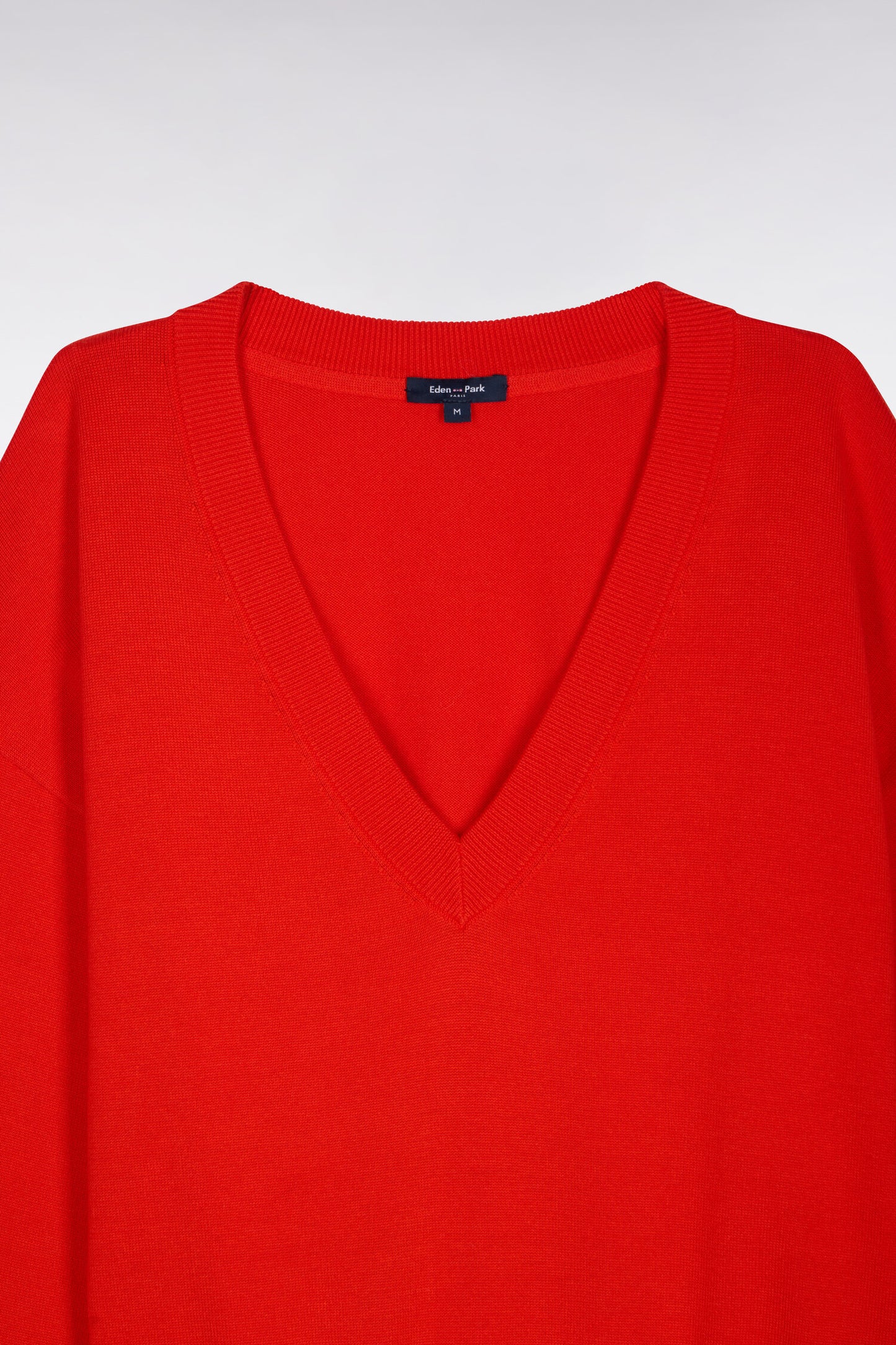 Pull-over à col V en coton rouge coupe oversized