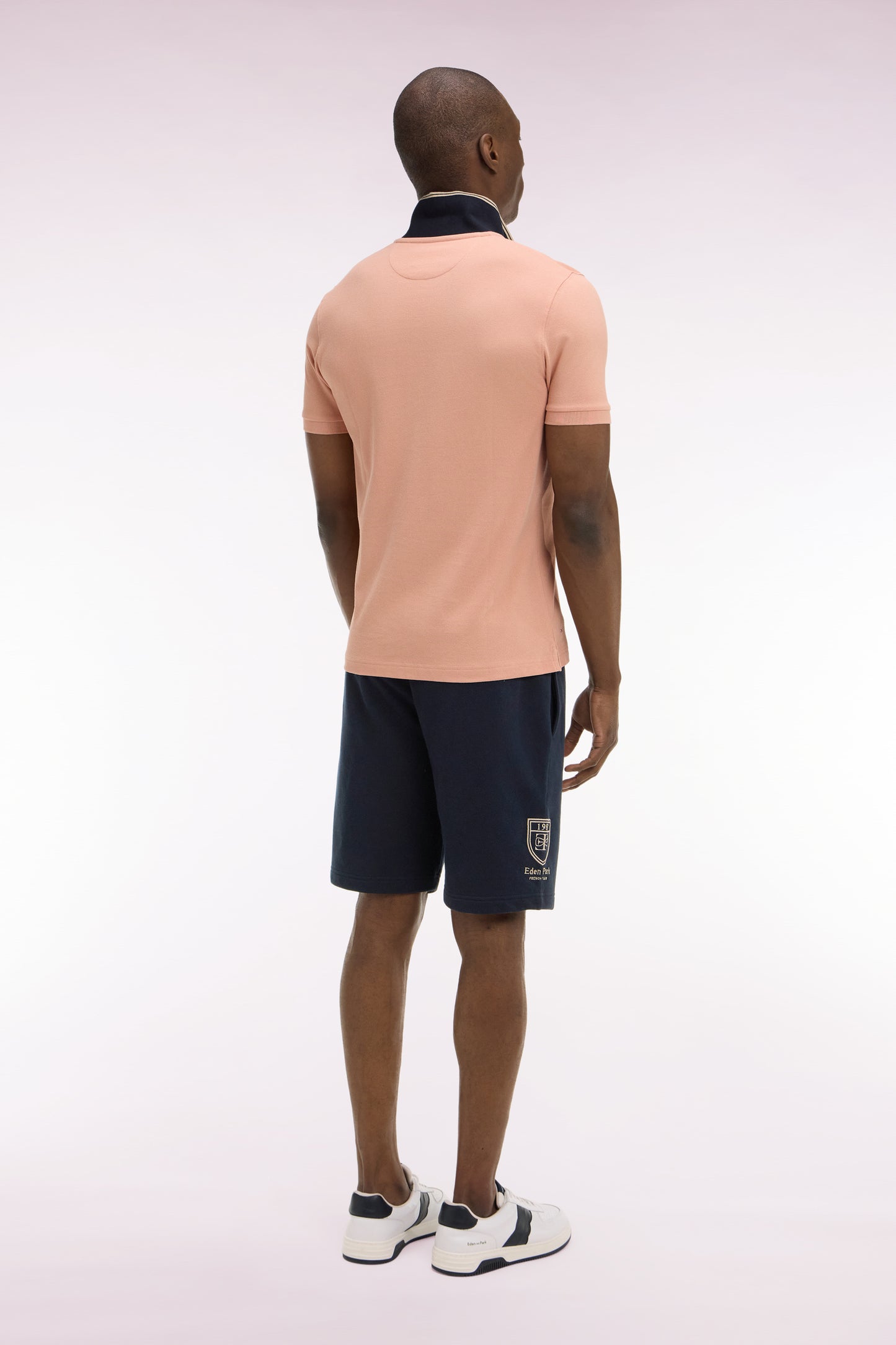 Short en molleton coton marine écusson brodé