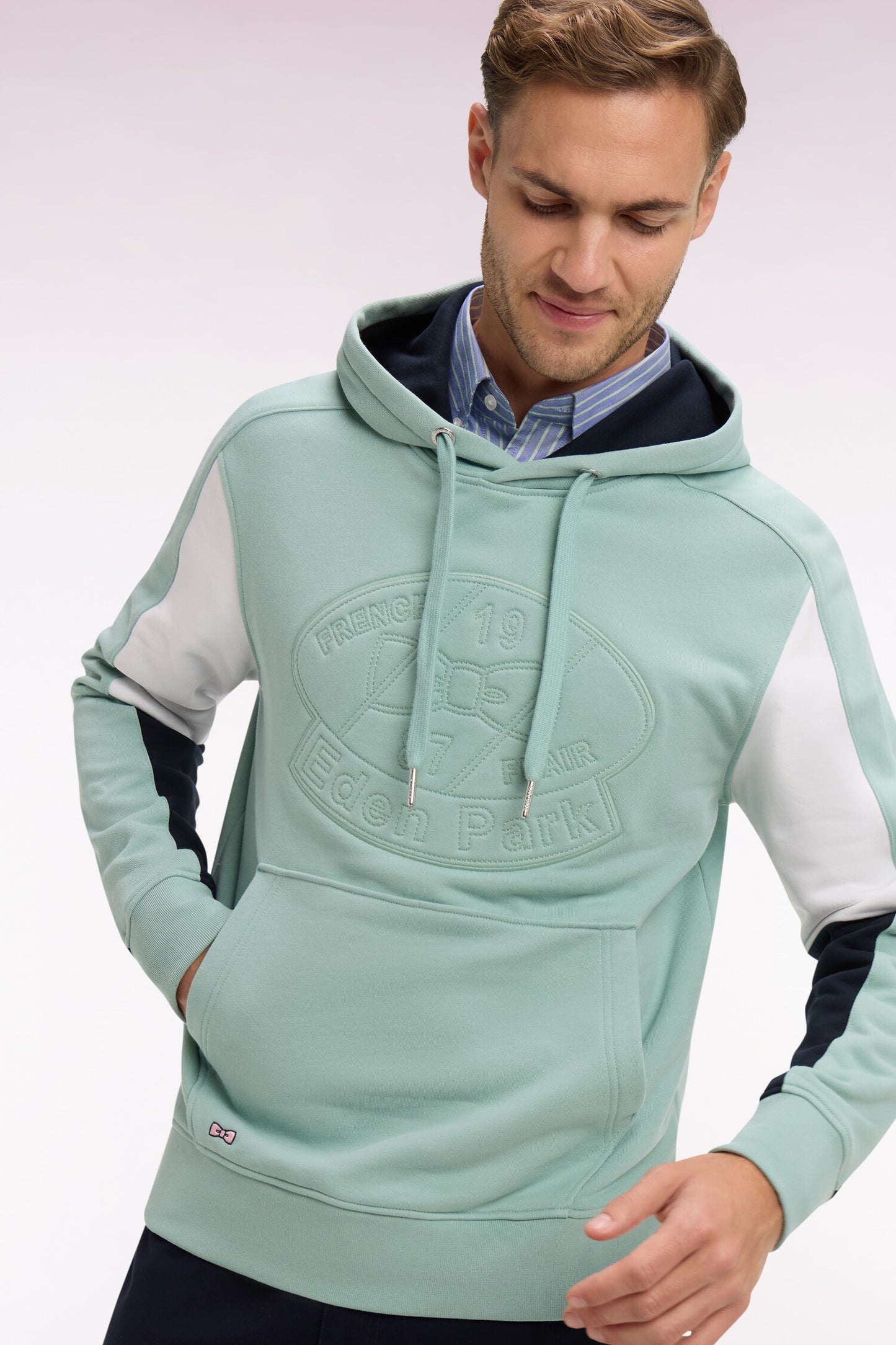 Sweatshirt à capuche en molleton coton vert d'eau brodé