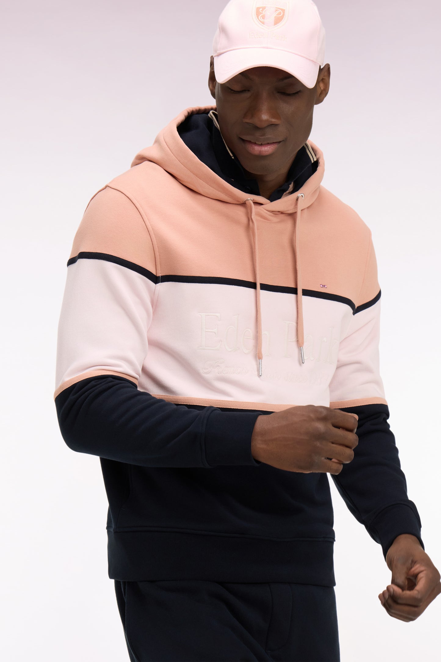 Regular fit pink hooded sweatshirt with embroidered pastel cutouts