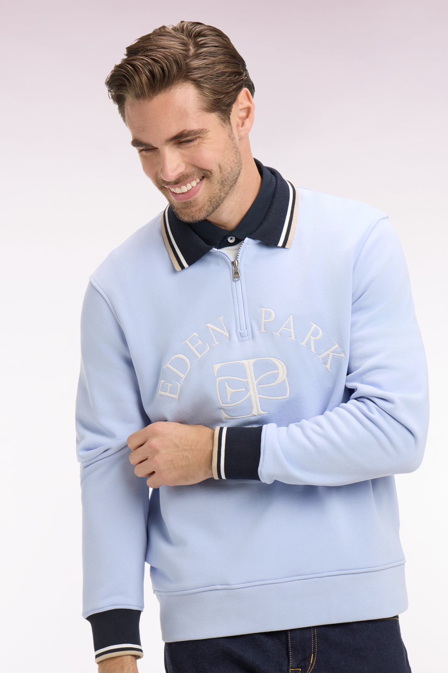 Regular fit light blue embroidered zip-neck sweatshirt