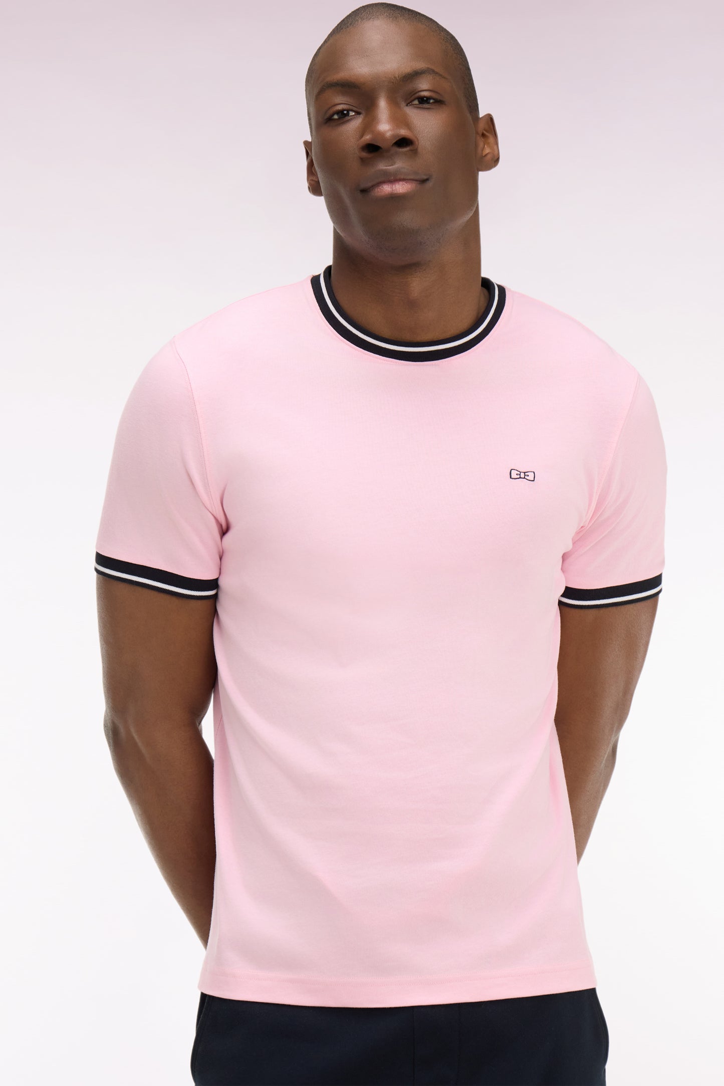T-shirt à manches courtes en coton rose brodé coupe regular
