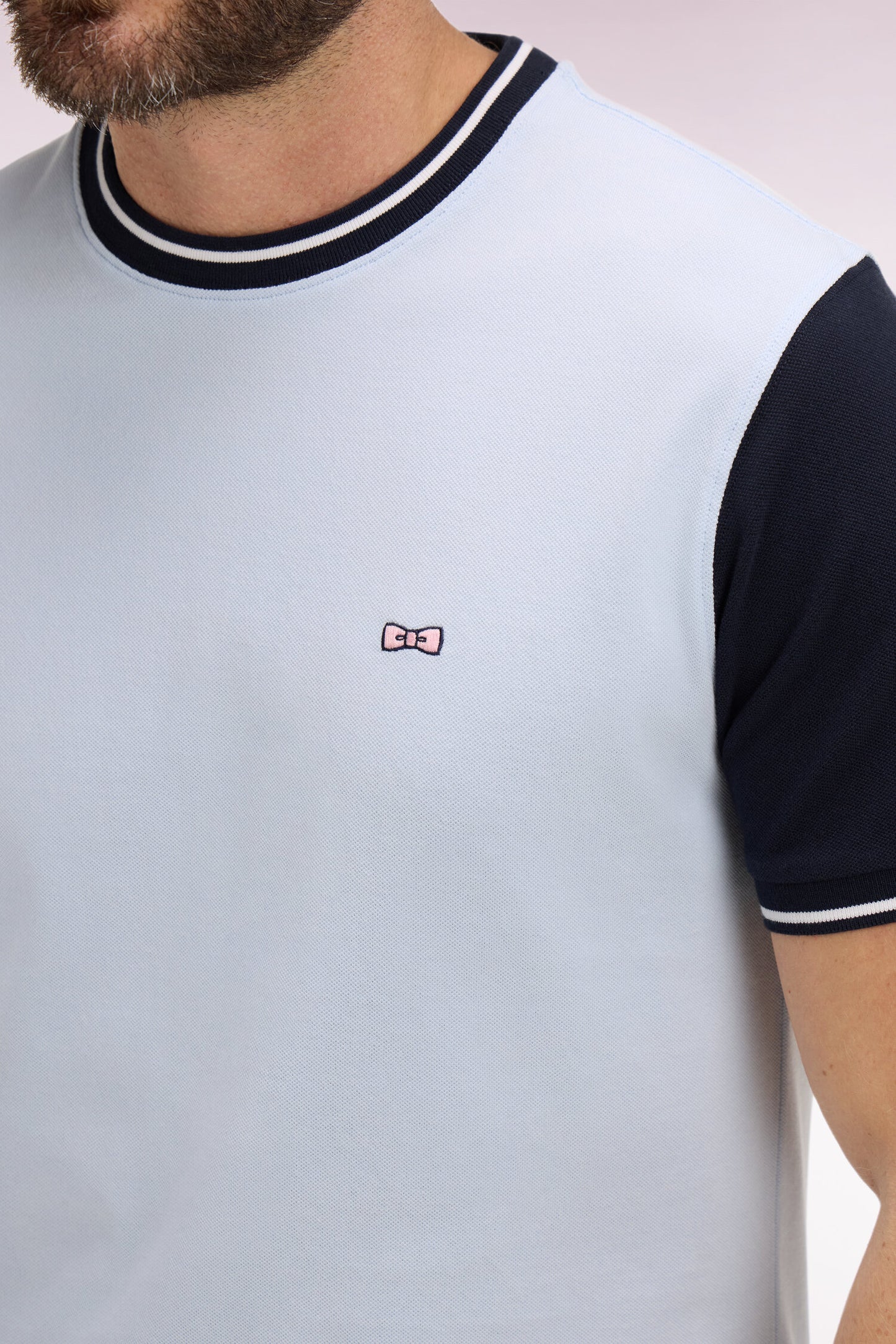 T-shirt à manches courtes en coton ciel bicolore brodé coupe regular