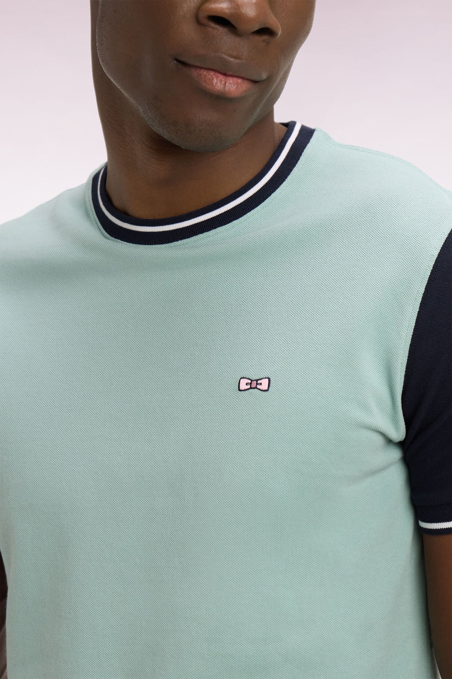 T-shirt à manches courtes en coton vert d'eau brodé coupe regular