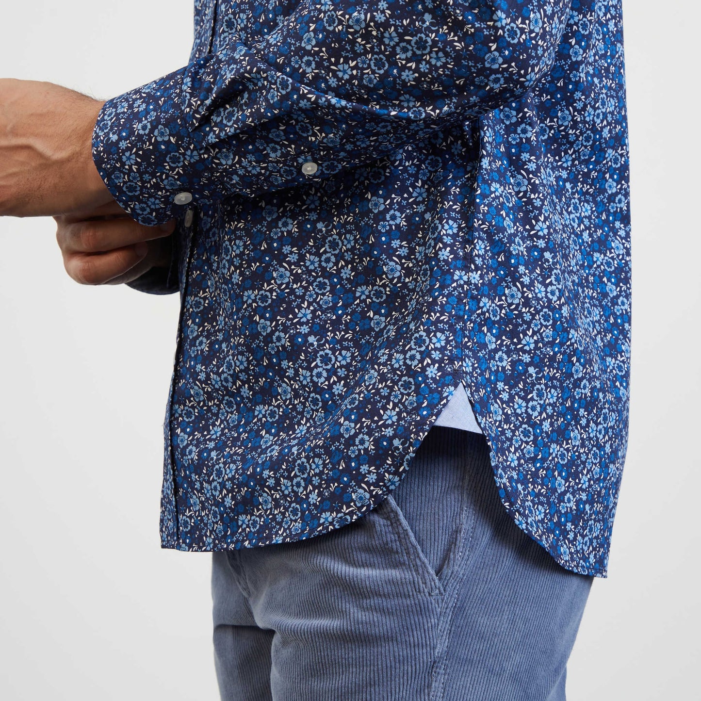 Chemise bleue imprimé exclusif fleuri