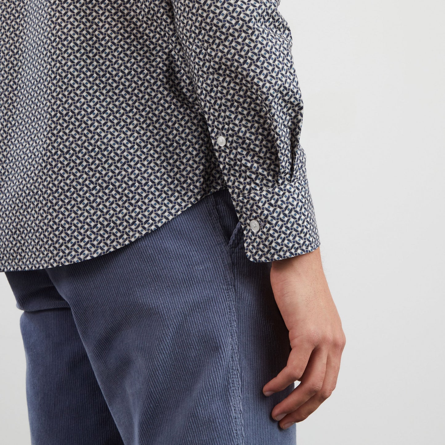 Dark blue straight-cut cotton shirt with exclusive print