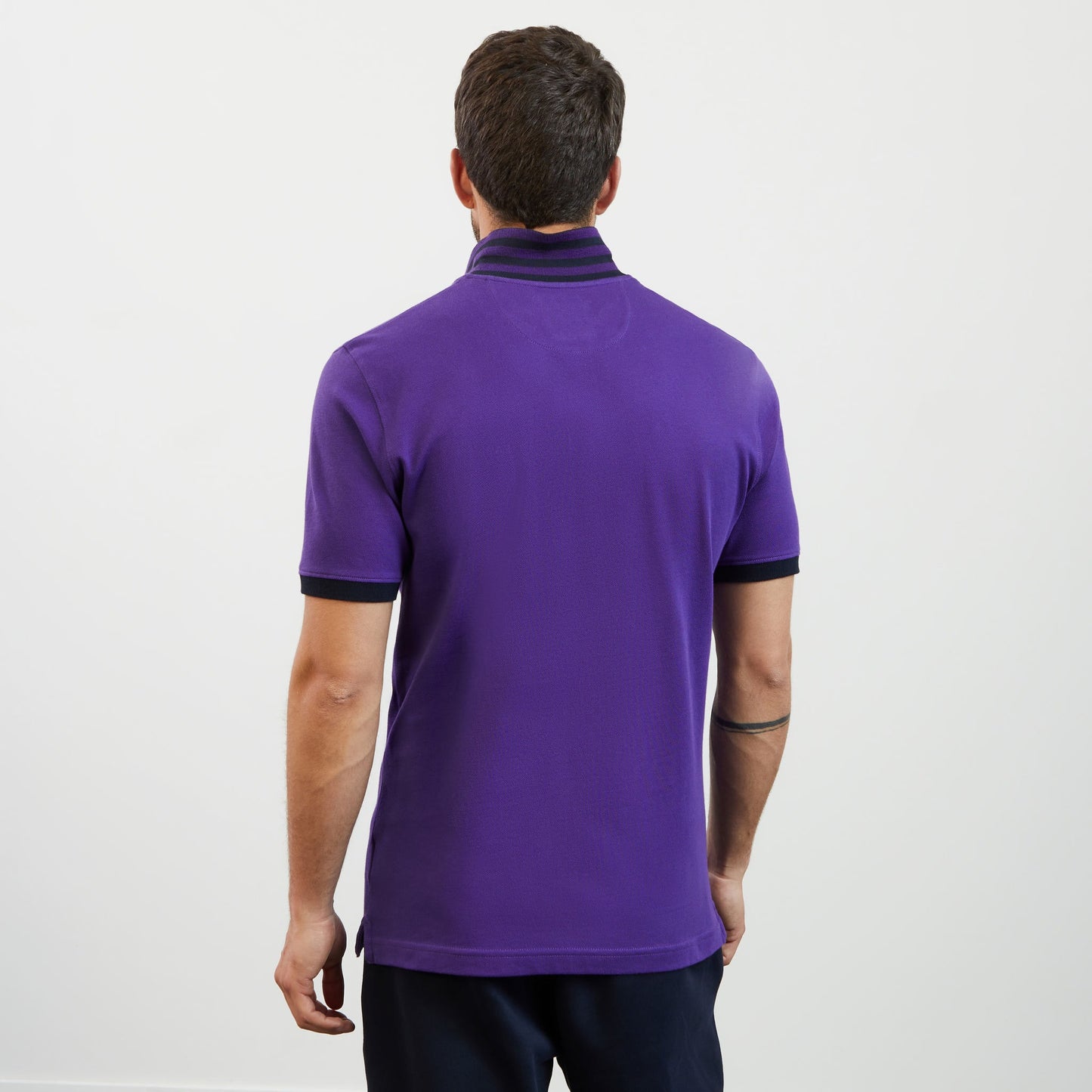 Purple short-sleeved slim-fit polo shirt with contrasting detail